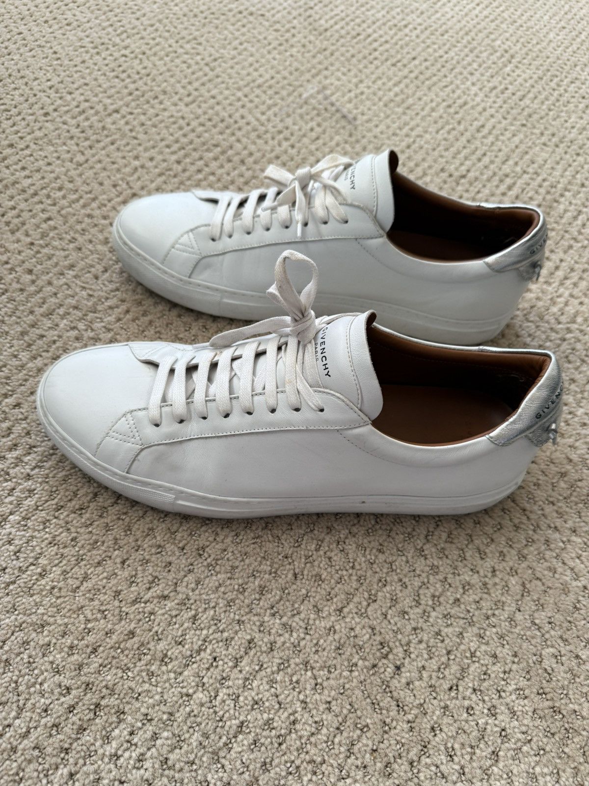 ***RARE GIVENCHY LEATHER LOWTOP SNEAKERS