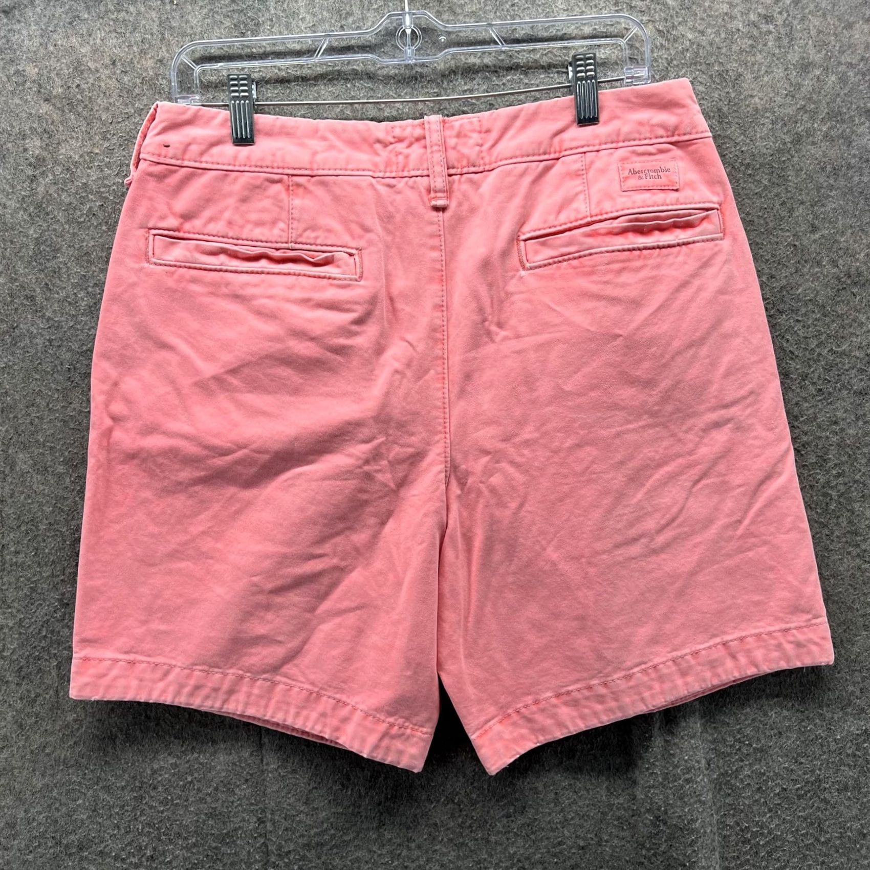 Abercrombie & Fitch Abercrombie & Fitch Shorts Mens 33 Pink Chino Flat Front Casual Summer Pants (Chino) Mens Tailored Flat Front Pink Cotton ShortS Size US 33 - 2 Thumbnail