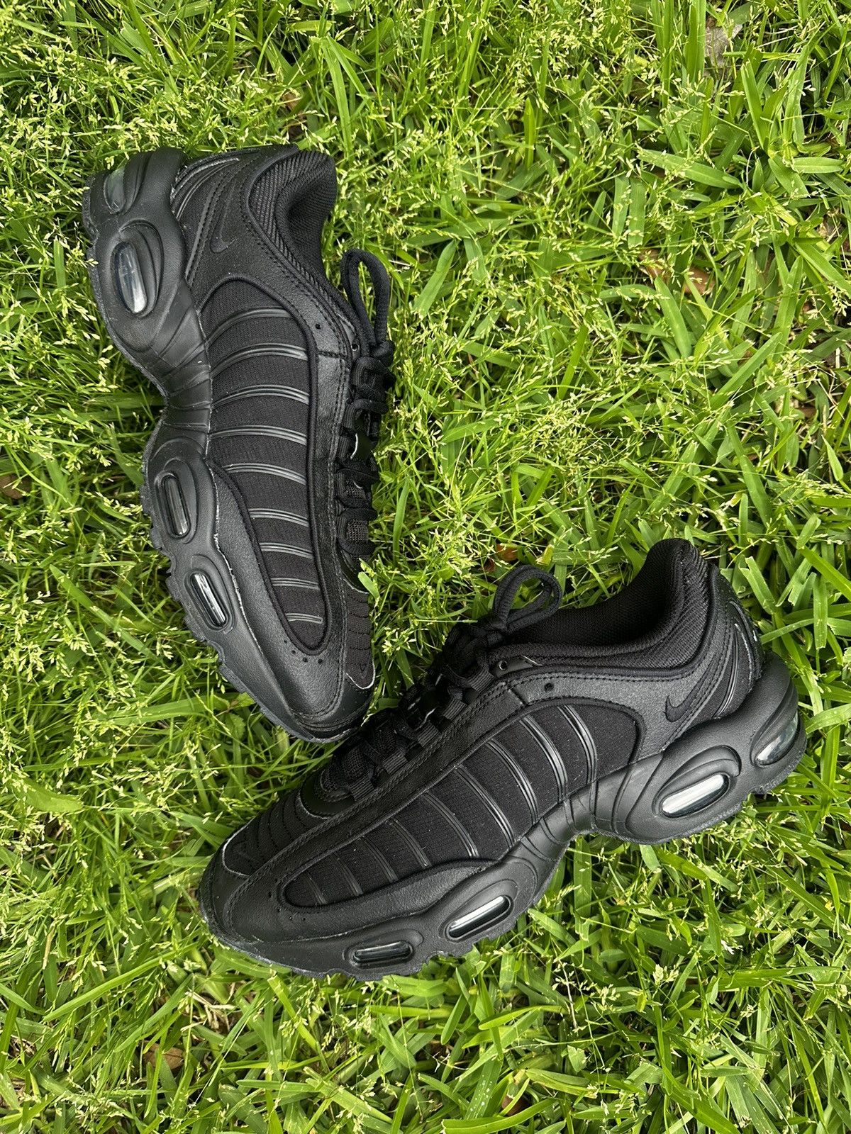 image of Nike Tailwind 4 Triple-Black Sneaker, Men's (Size 10.5)