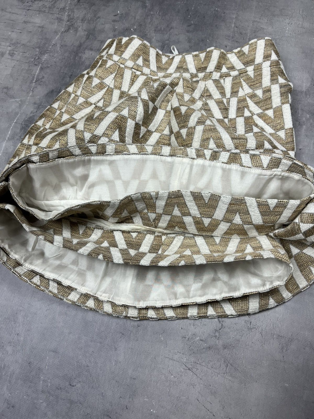Valentino Valentino VLOGO Gold White Monogram Mini Skirt Skort Sz 42 Size 28" / US 6 / IT 42 - 18 Thumbnail