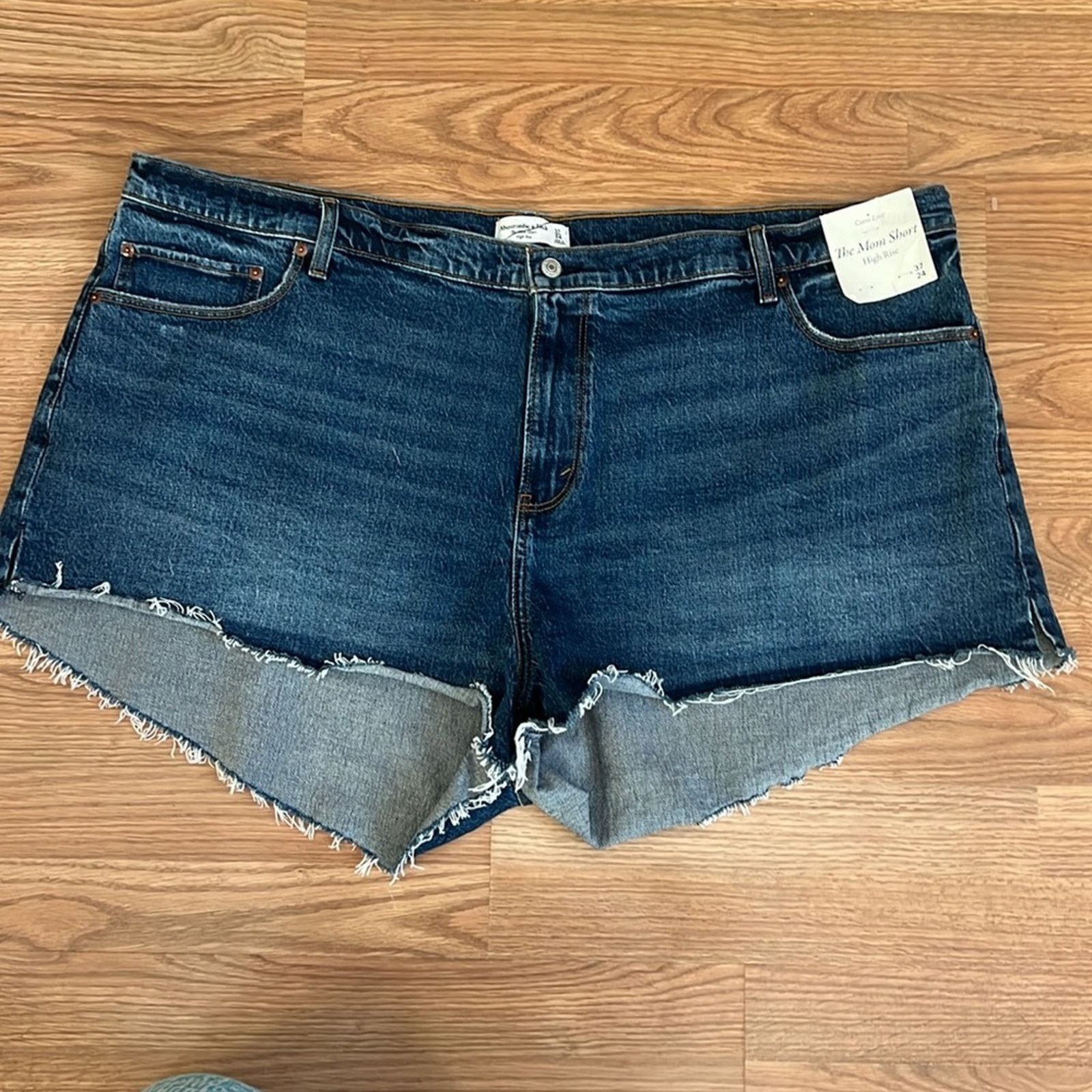 Abercrombie & Fitch Abercrombie & Fitch The Mom Shorts High Rise 4” Jean Shorts Size 37" - 4 Thumbnail