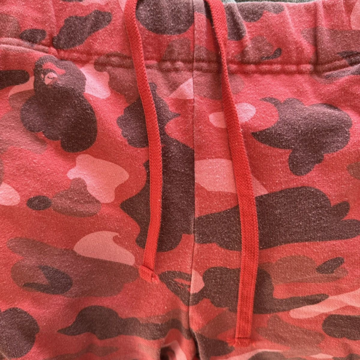 Bape OG Bape Red Camo Cargo Sweat Shorts Nerd Size US 30 / EU 46 - 13 Thumbnail