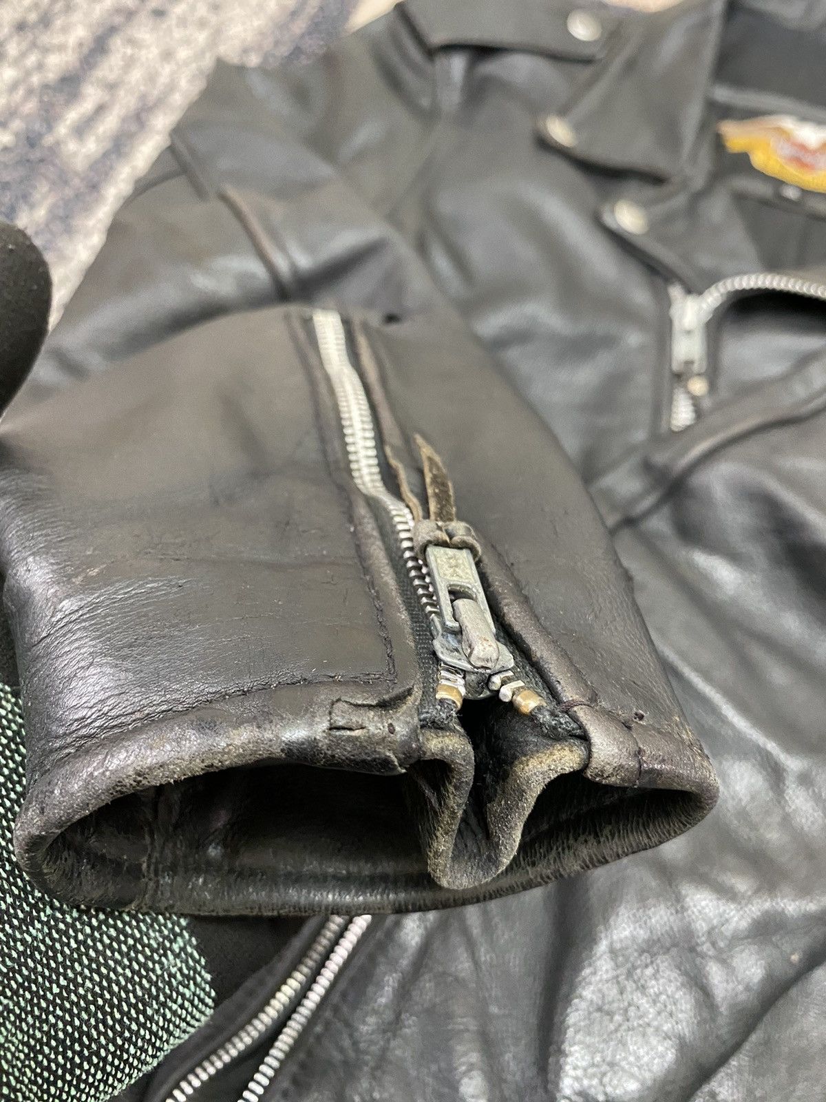 Harley Davidson Vtg Harley Davidson Perfecto Style Limited Leather Jacket Size US L / EU 52-54 / 3 - 23 Thumbnail