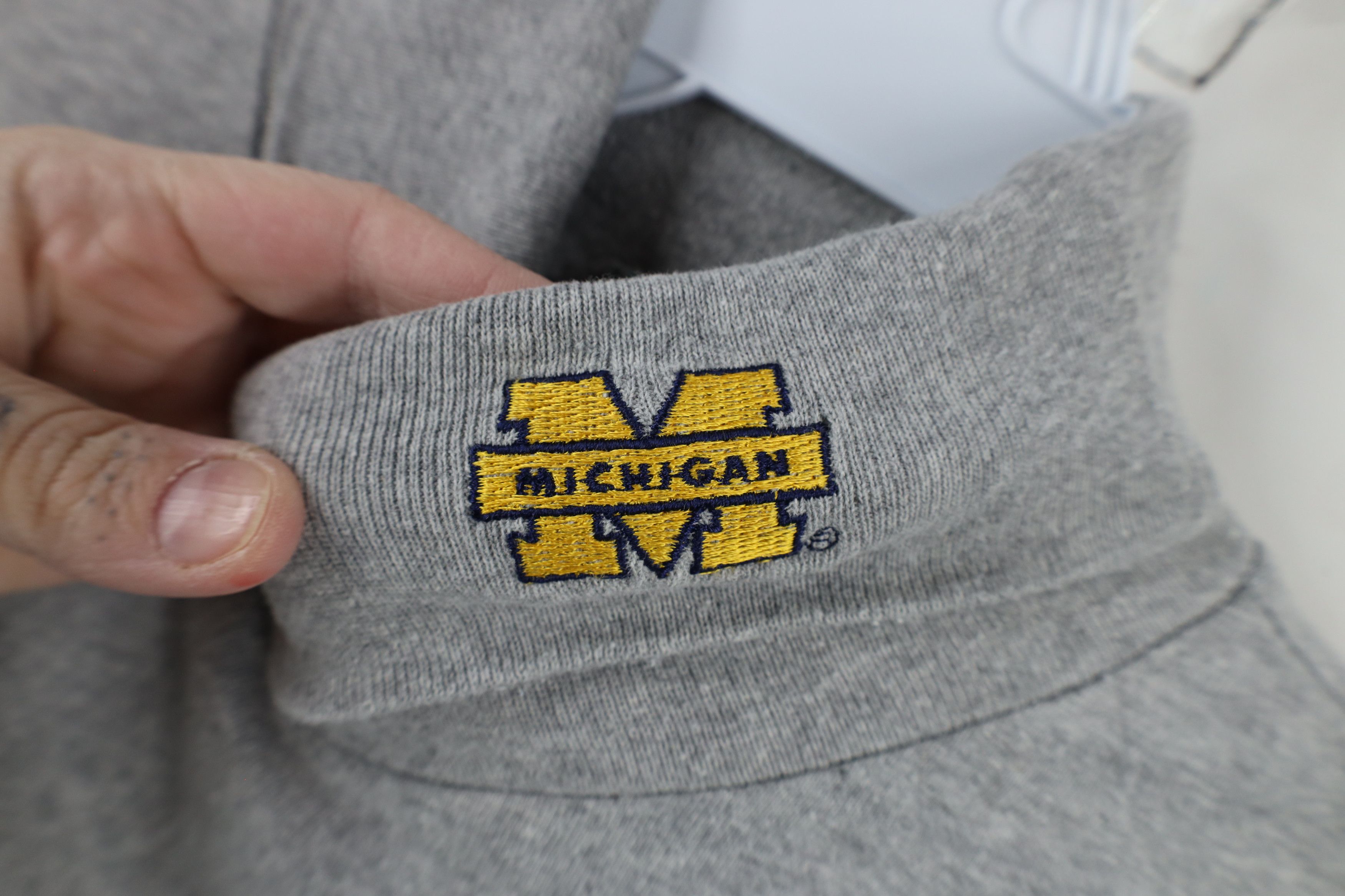 Vintage Vintage 90s University of Michigan Turtleneck T-Shirt USA Size M / US 6-8 / IT 42-44 - 4 Thumbnail