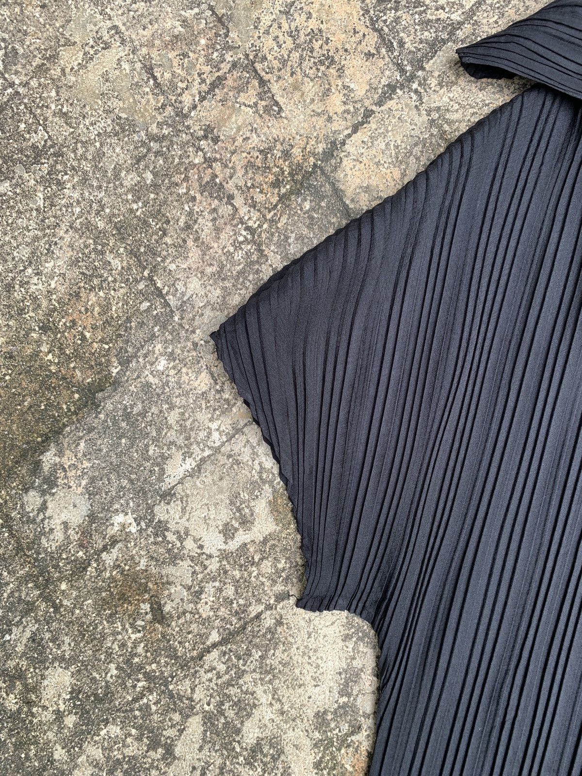 Japanese Brand Pleatsme Korea Black Shortsleeve Iconic Pleats Midi Dress Size ONE SIZE - 6 Thumbnail