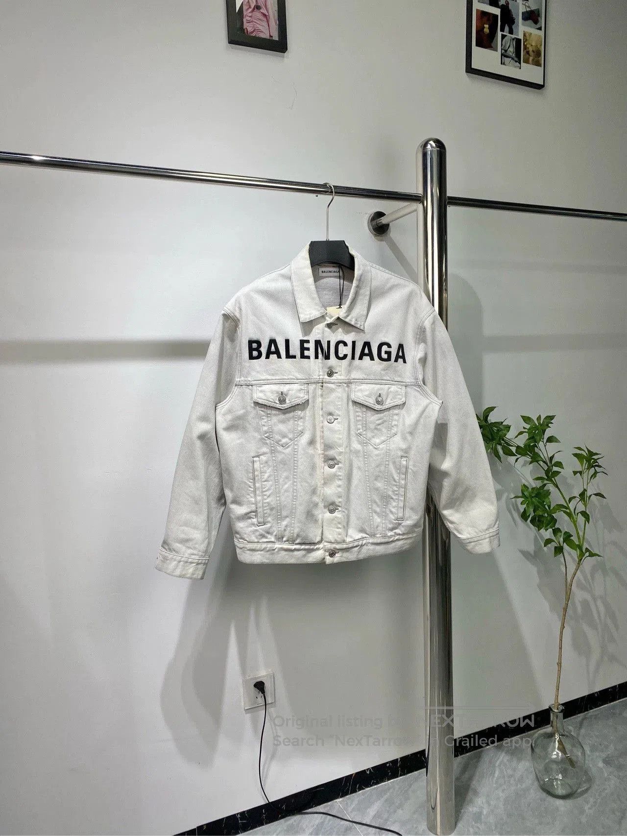 Balenciaga Balenciaga Embroidered Logo Denim Jacket. Size US S / EU 44-46 / 1 - 1 Thumbnail