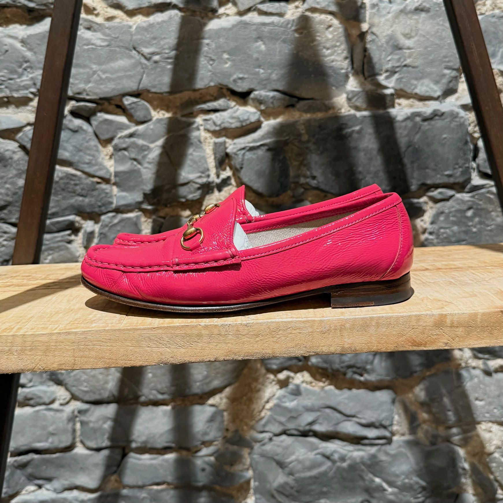 Gucci Gucci Shocking Pink Patent Leather Horsebit 1953 Loafers Size US 7.5 / IT 37.5 - 2 Thumbnail