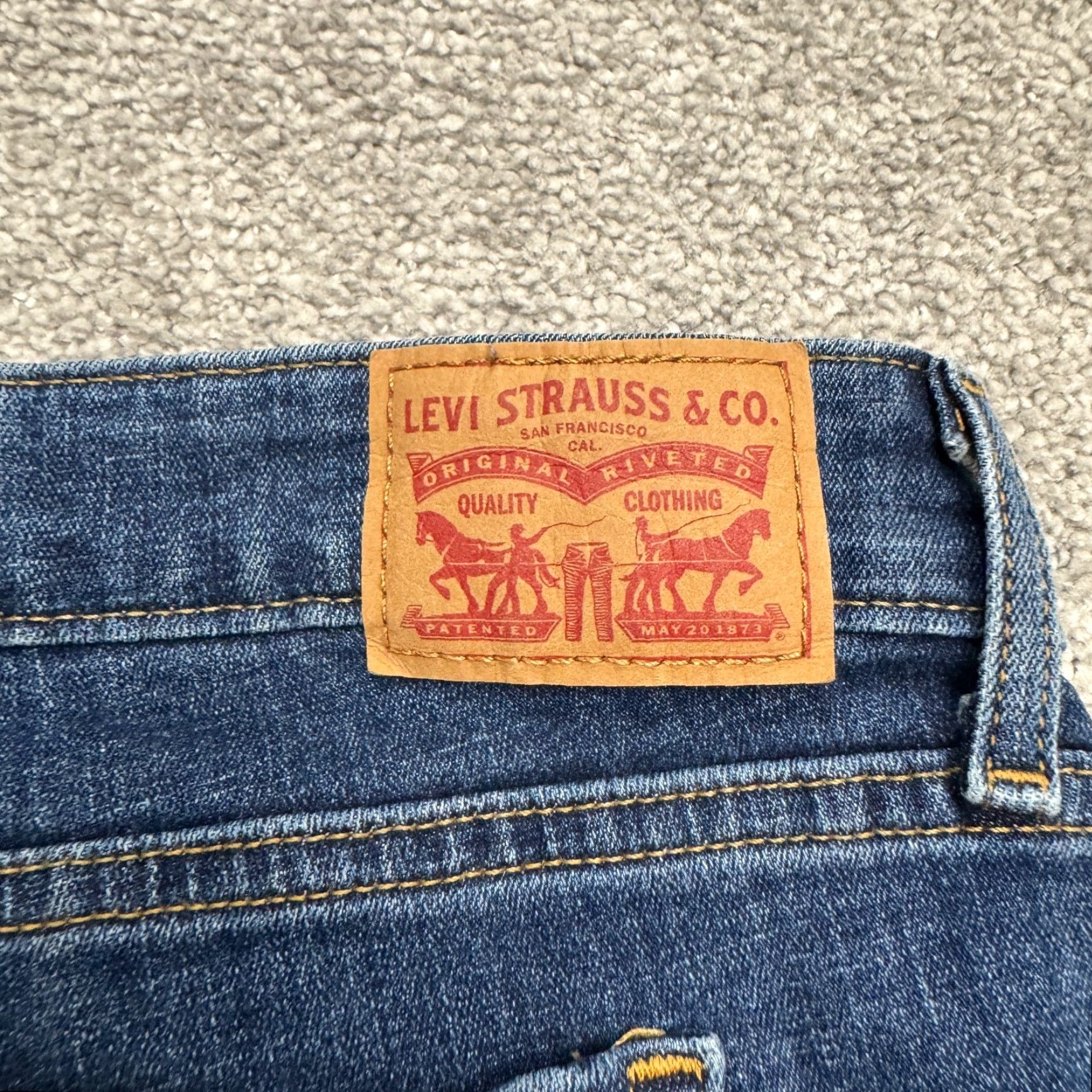 Levi's Levi's 711 Skinny Denim Jeans Womens 33x30 Blue Medium Wash Mid Rise Casual Size 24" / US 00 / IT 34 - 3 Thumbnail