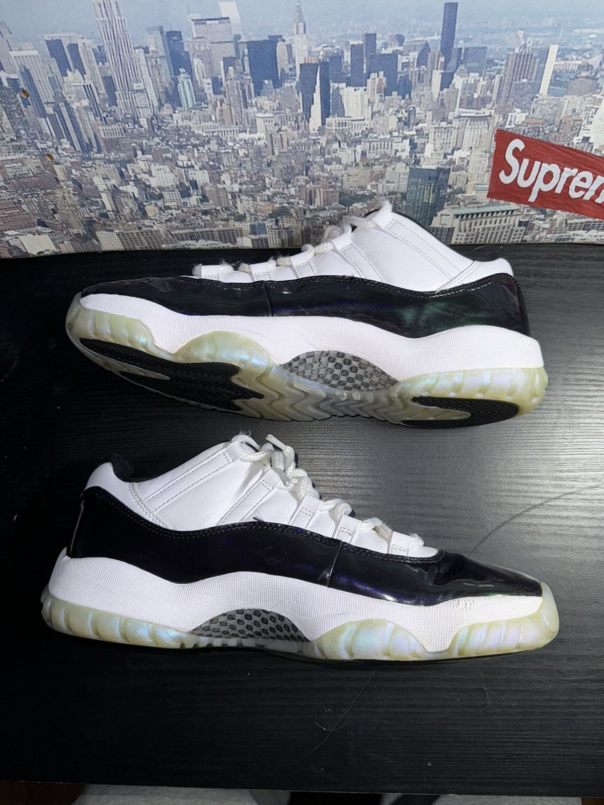 Jordan Brand Nike Air Jordan 11 Retro Low Emerald Easter 2018 Size US 10.5 / EU 43-44 - 2 Thumbnail