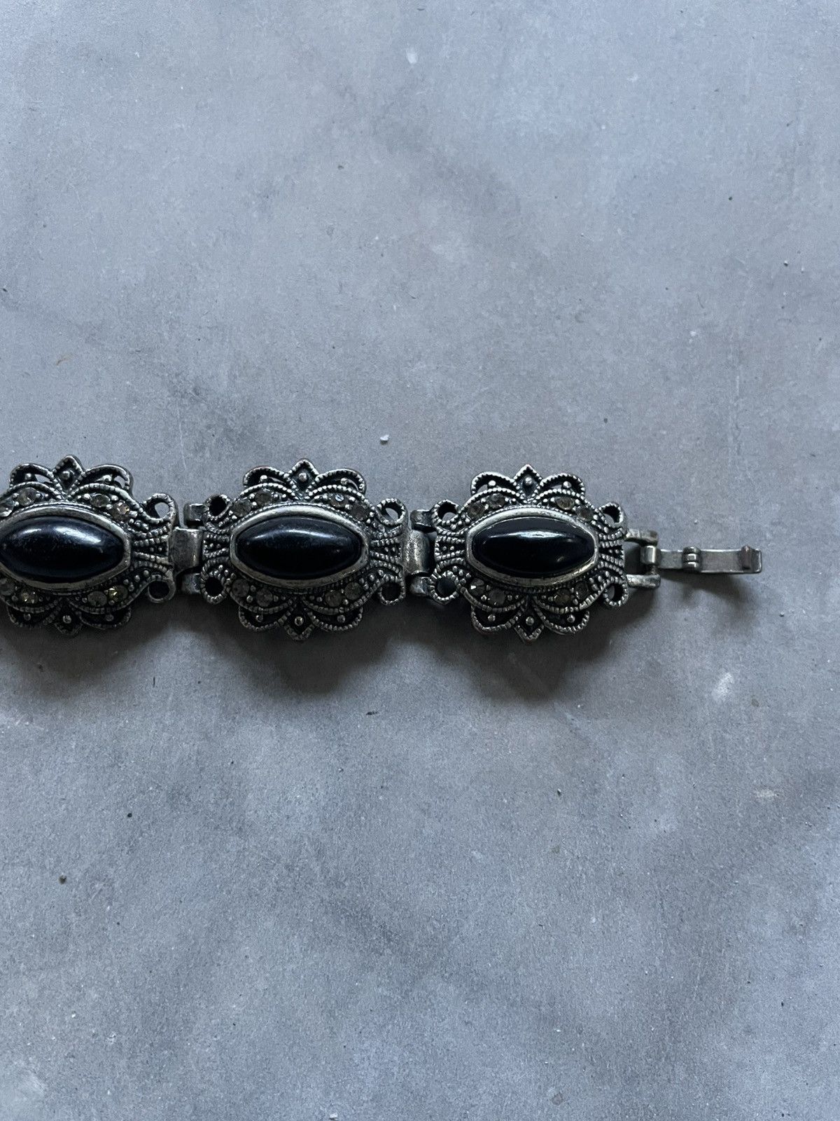 Jewelry Vintage Art Deco Gothic Onyx Style Bracelet Silver Tone Vtg Size ONE SIZE - 4 Thumbnail