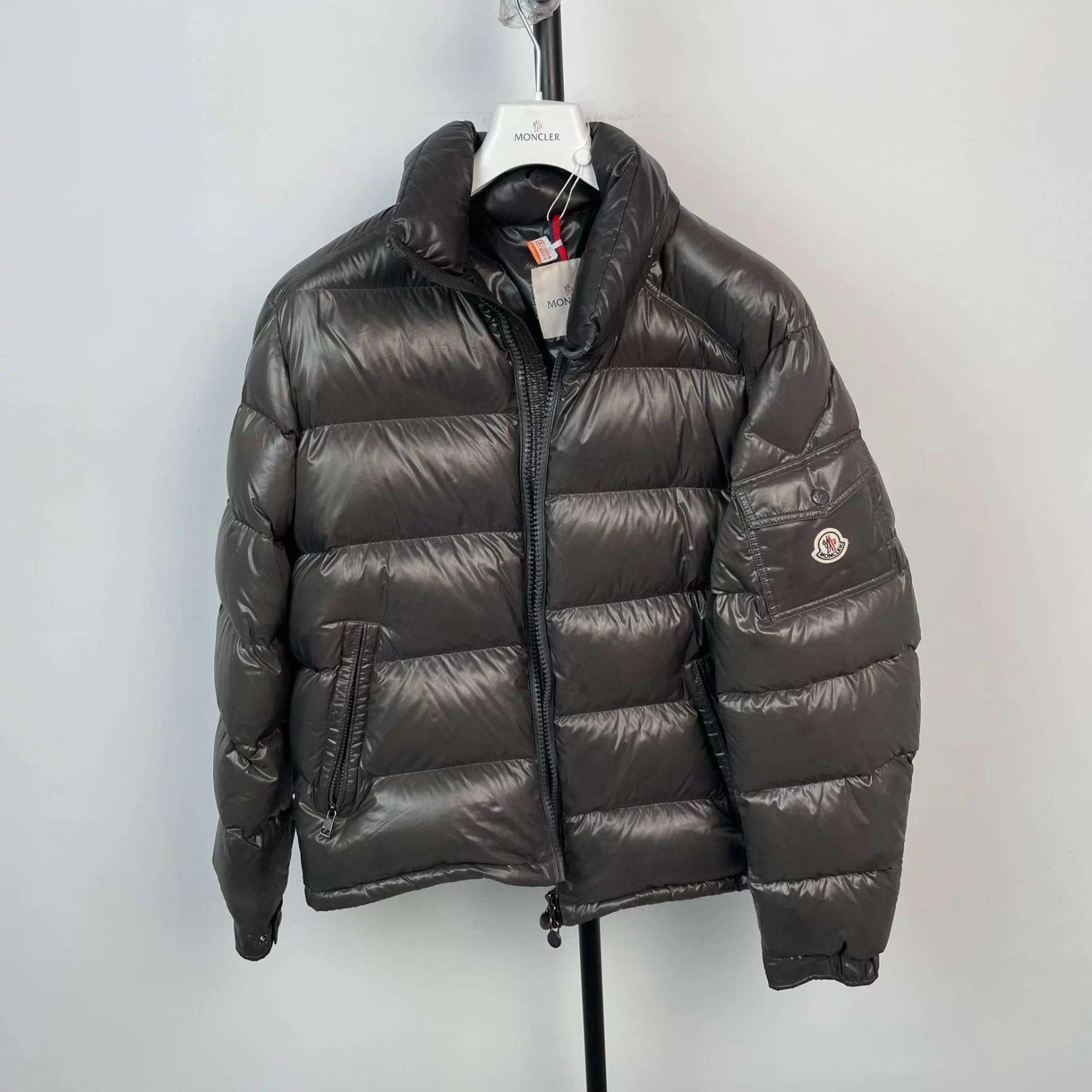 Moncler MONCLER men's short down jacket gray size 5 Size US XXL / EU 58 / 5 - 1 Thumbnail