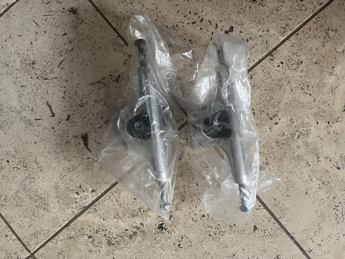 Thunderdome Brand new 148 thunder trucks Size ONE SIZE - 1 Preview