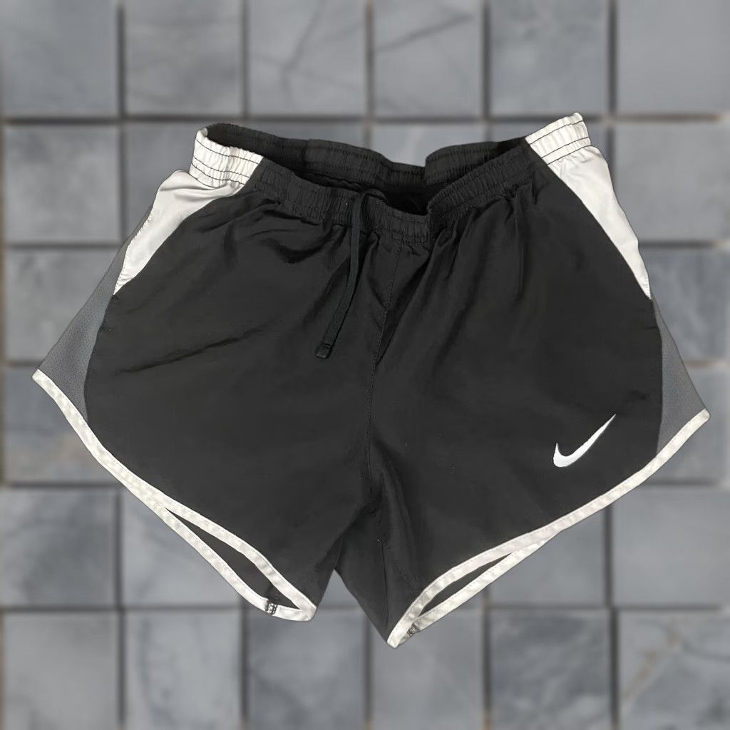 Nike VINTAGE Nike Dri Fit Athletic Shorts Womens XS Black 3" Inseam Liner Workout Run Womens Size 26" / US 2 / IT 38 - 1 Thumbnail