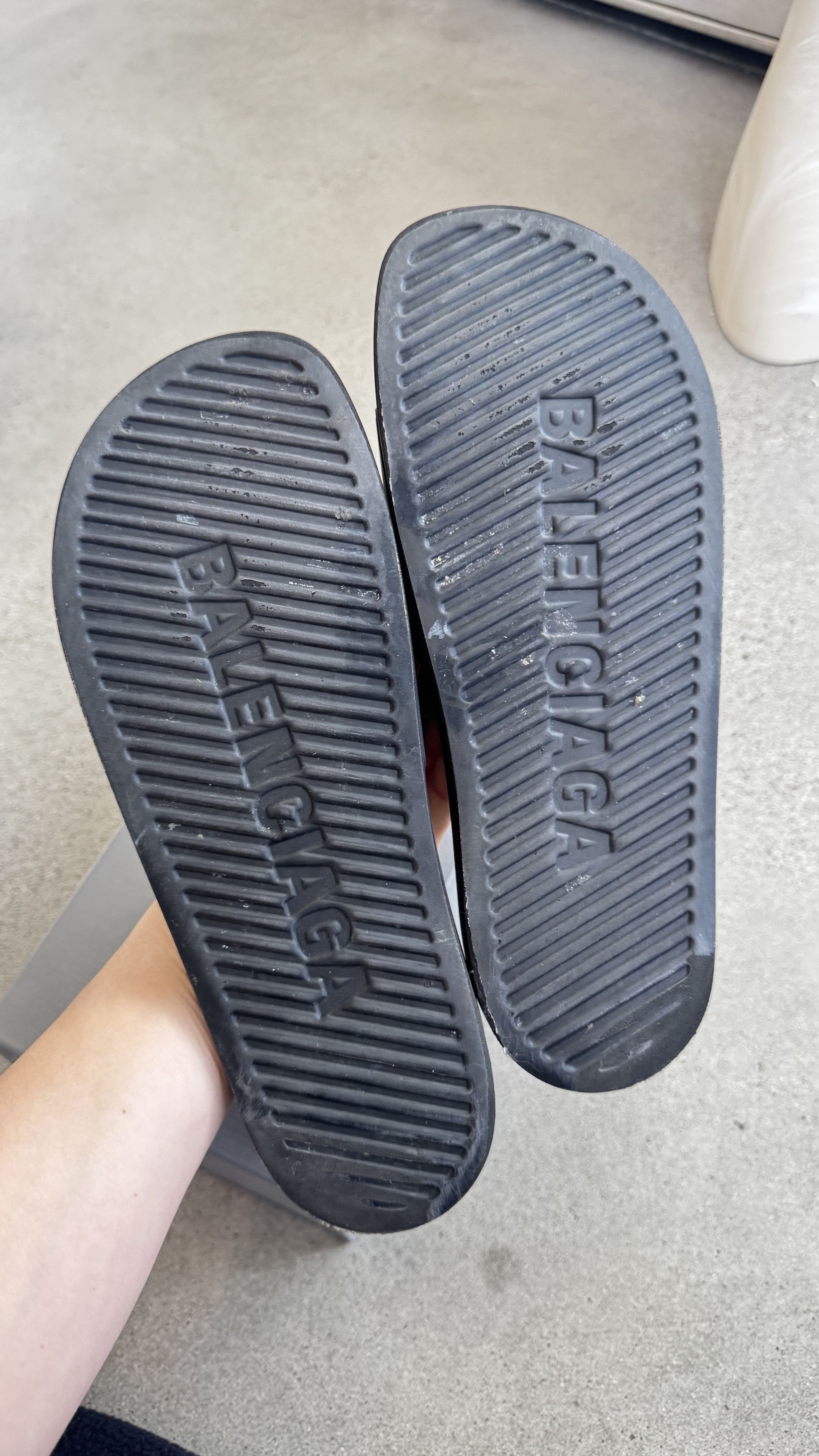 Balenciaga Balenciaga Pool Slide Sandals – Black Logo | EU 45 Size US 11.5 / EU 44-45 - 5 Thumbnail