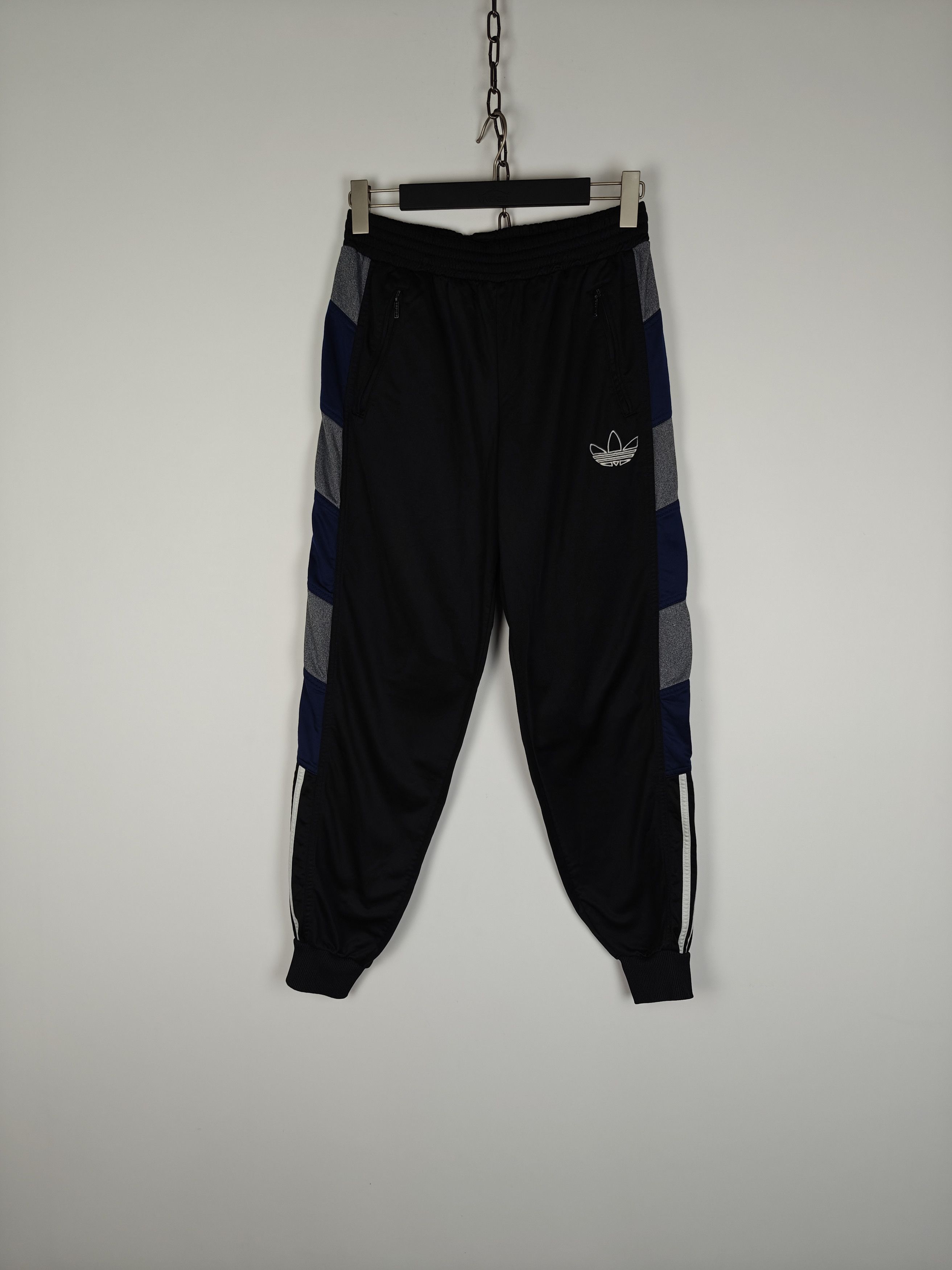 Adidas VTG Adidas Track Pants D4 Casual Trousers Black size S Size US 31 - 1 Thumbnail