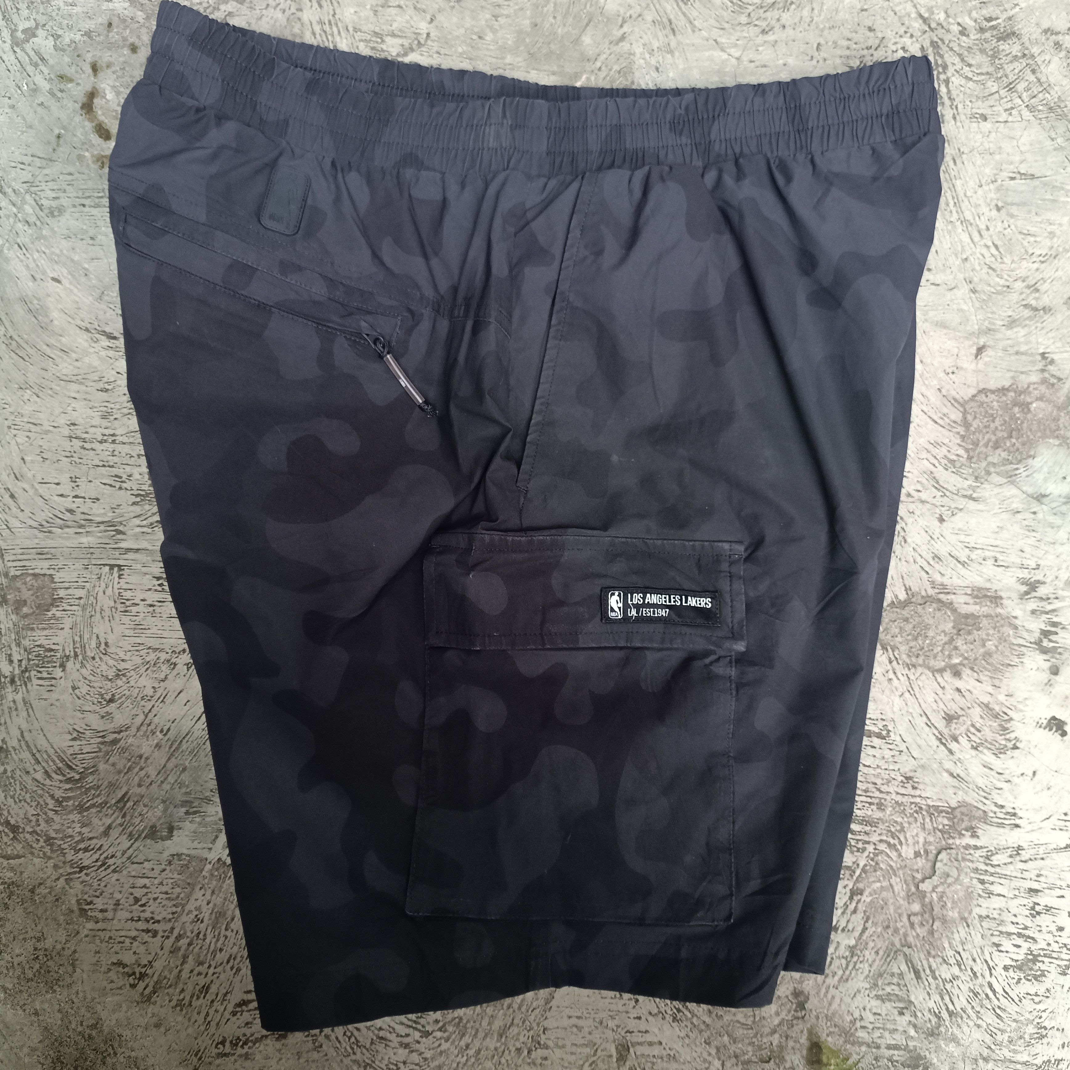 NBA Nba Lakers cargo short pants Size US 33 - 4 Thumbnail