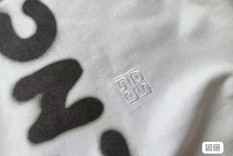 Givenchy Givenchy Short Sleeve T-Shirt Size US S / EU 44-46 / 1 - 2 Thumbnail