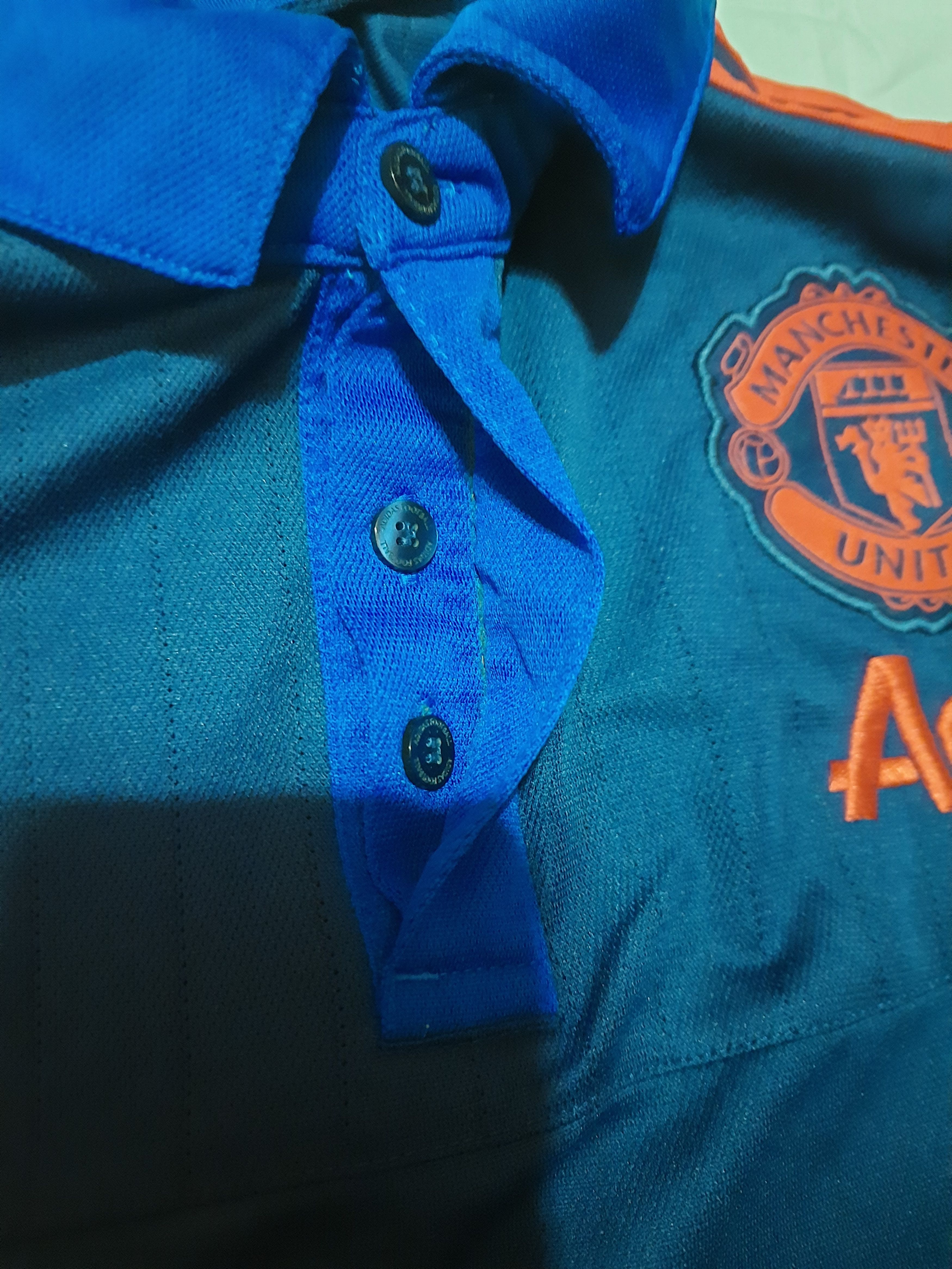 Other Manchester United Y2k Polo Soccer Football jersey Size US M / EU 48-50 / 2 - 8 Thumbnail