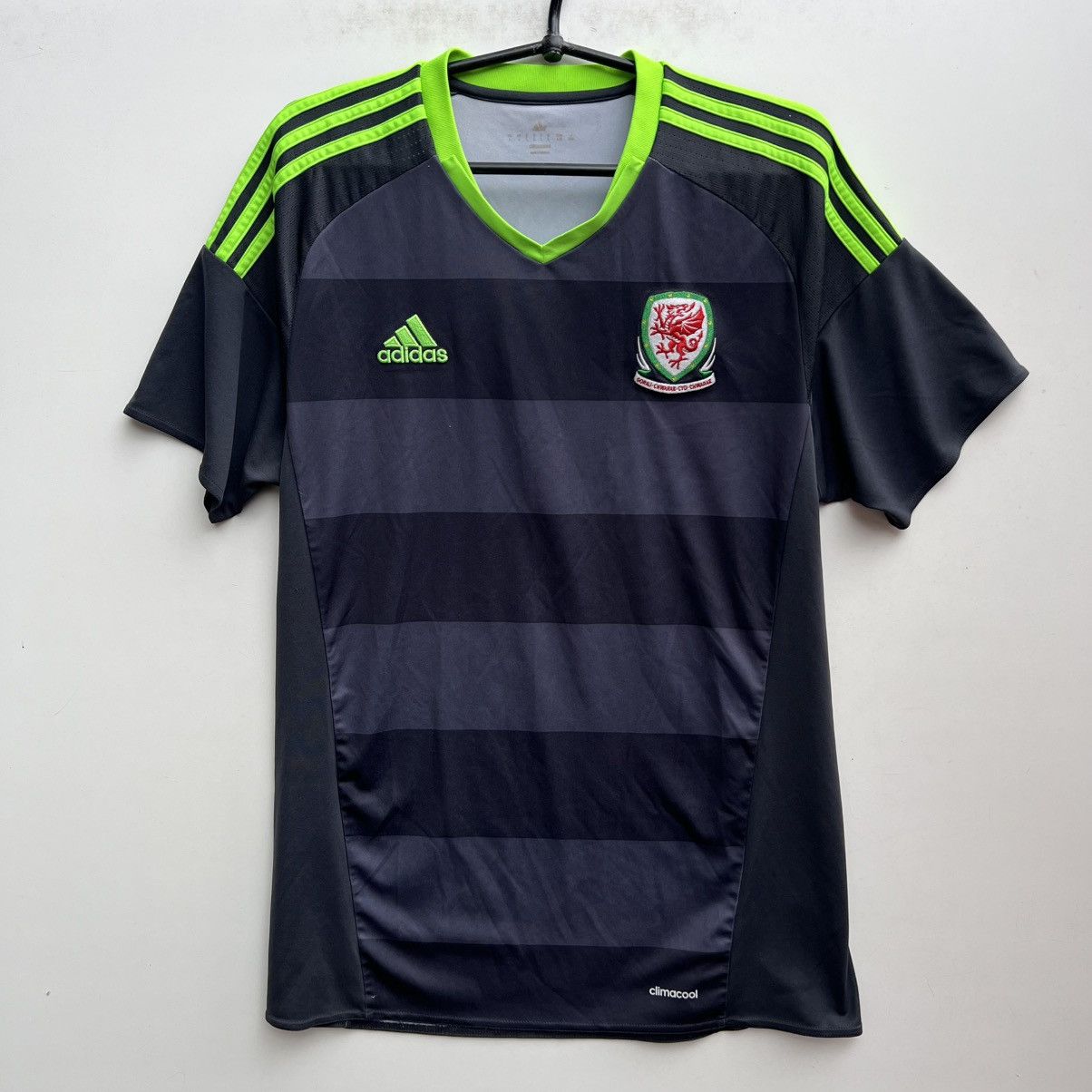 Adidas WALES 2016 FOOTBALL SHIRT SOCCER JERSEY Size US L / EU 52-54 / 3 - 1 Thumbnail