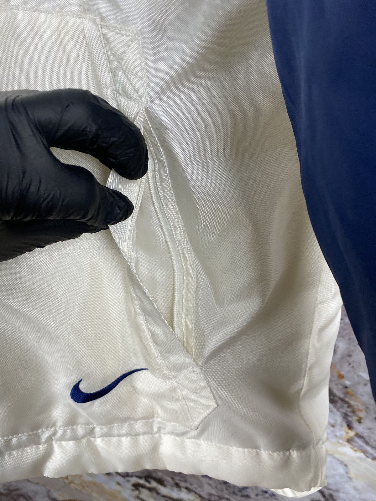 Vintage Men’s Nike Jacket Vintage Big Swoosh Logo Size M Size US M / EU 48-50 / 2 - 7 Thumbnail