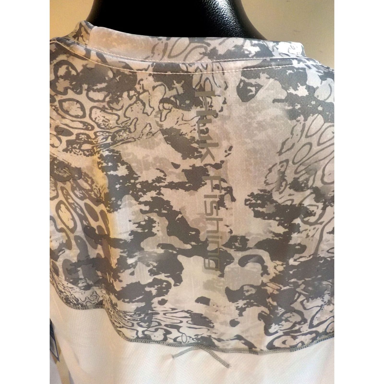 Vintage VINTAGE HUK Icon X Tide Change Long Sleeve Pullover Gray/White Poly XL NWT Size US XL / EU 56 / 4 - 5 Thumbnail