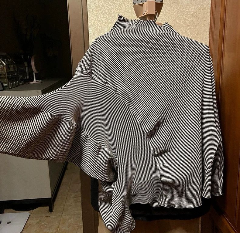 Issey Miyake Issey Miyake size:2 A grey semi-high-neck long-sleeved top Size M / US 6-8 / IT 42-44 - 2 Thumbnail