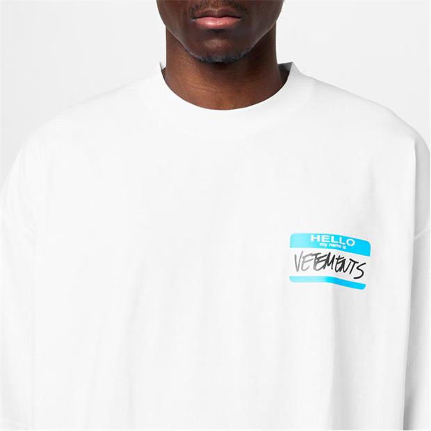 Vetements o1g2r1mq0824 Name Badge-T-Shirt in White Size US L / EU 52-54 / 3 - 6 Thumbnail