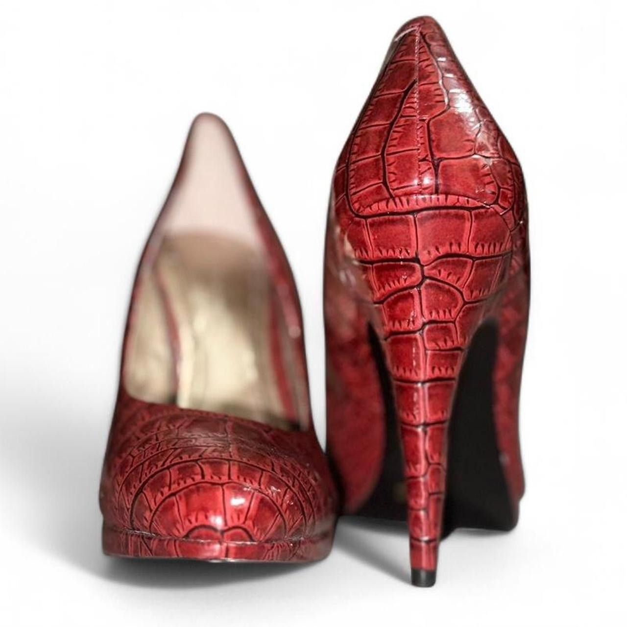 BCBGeneration BCBG Y2K NWOT CHERRYCOLA RED patent leather croc Size US 10 / IT 40 - 3 Thumbnail