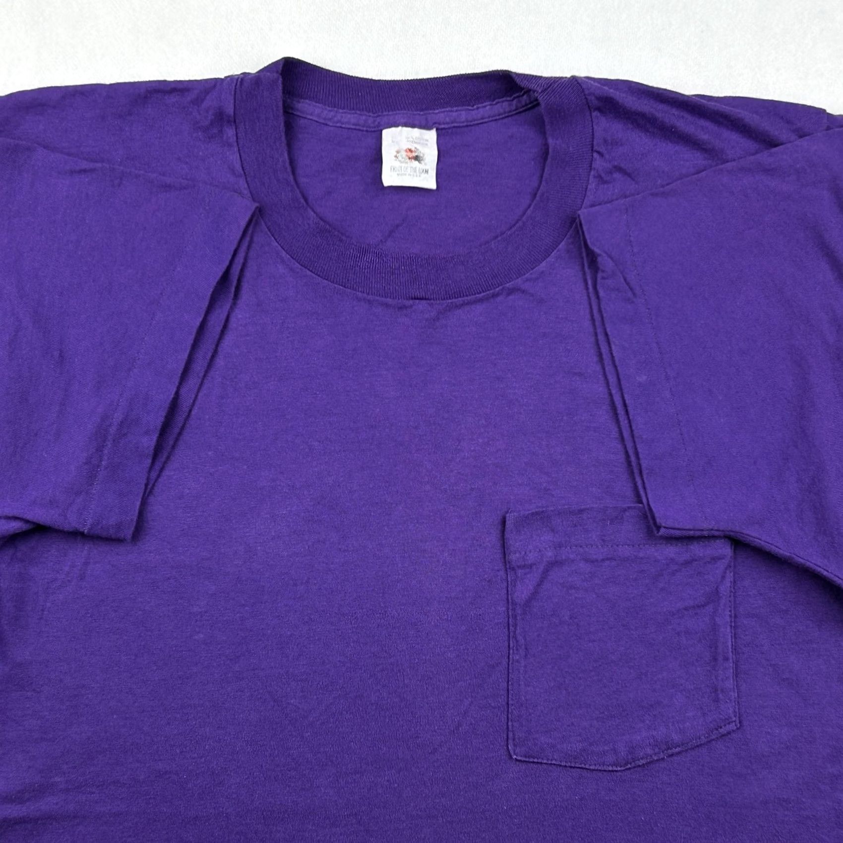 Fruit Of The Loom VINTAGE purple POCKET T-Shirt M/L Men Short Sleeve Cotton 80s 90s Fruit of the Loom Shirt Mens Size US M / EU 48-50 / 2 - 6 Thumbnail