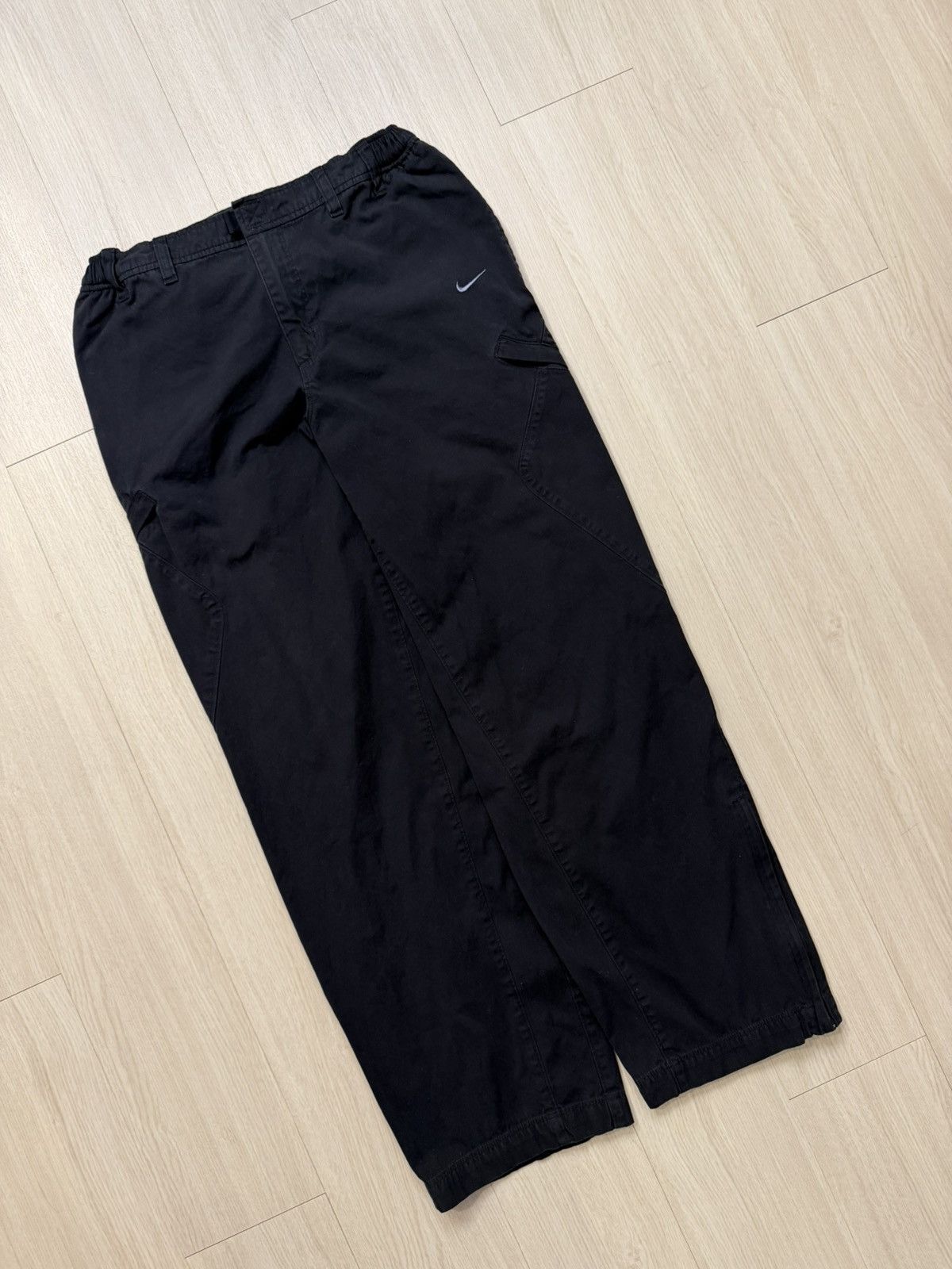 Nike Nike Vintage Silver Swoosh Cargo Pants Size US 30 / EU 46 - 2 Thumbnail