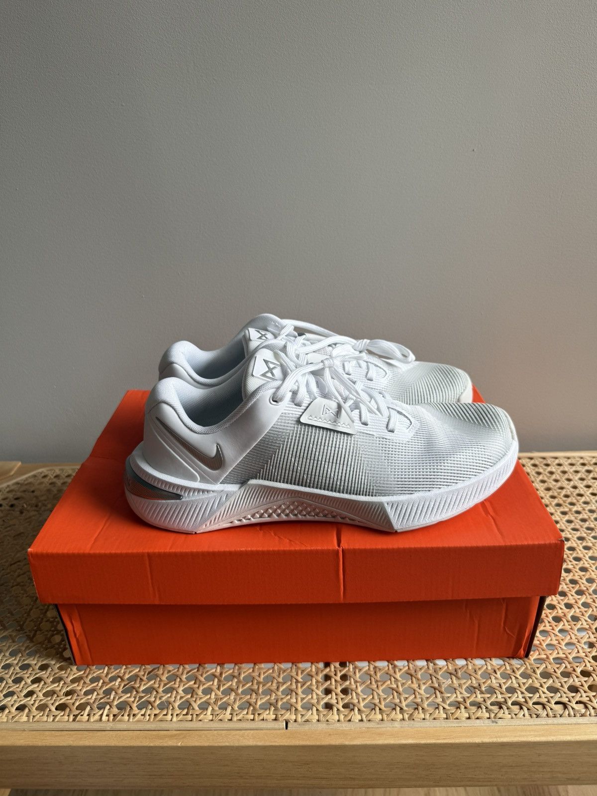 Nike Metcon 10 Women’s Sneakers White Size 8.5 New in Box