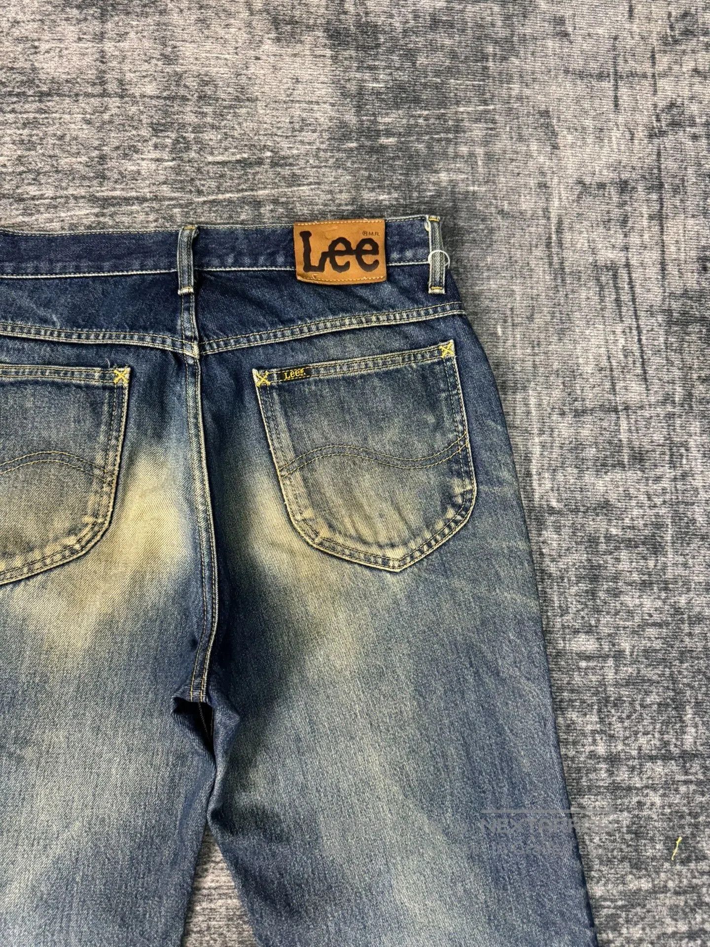 Vintage Vintage Lee 2000s Washed Blue Jeans. Size US 31 - 7 Thumbnail