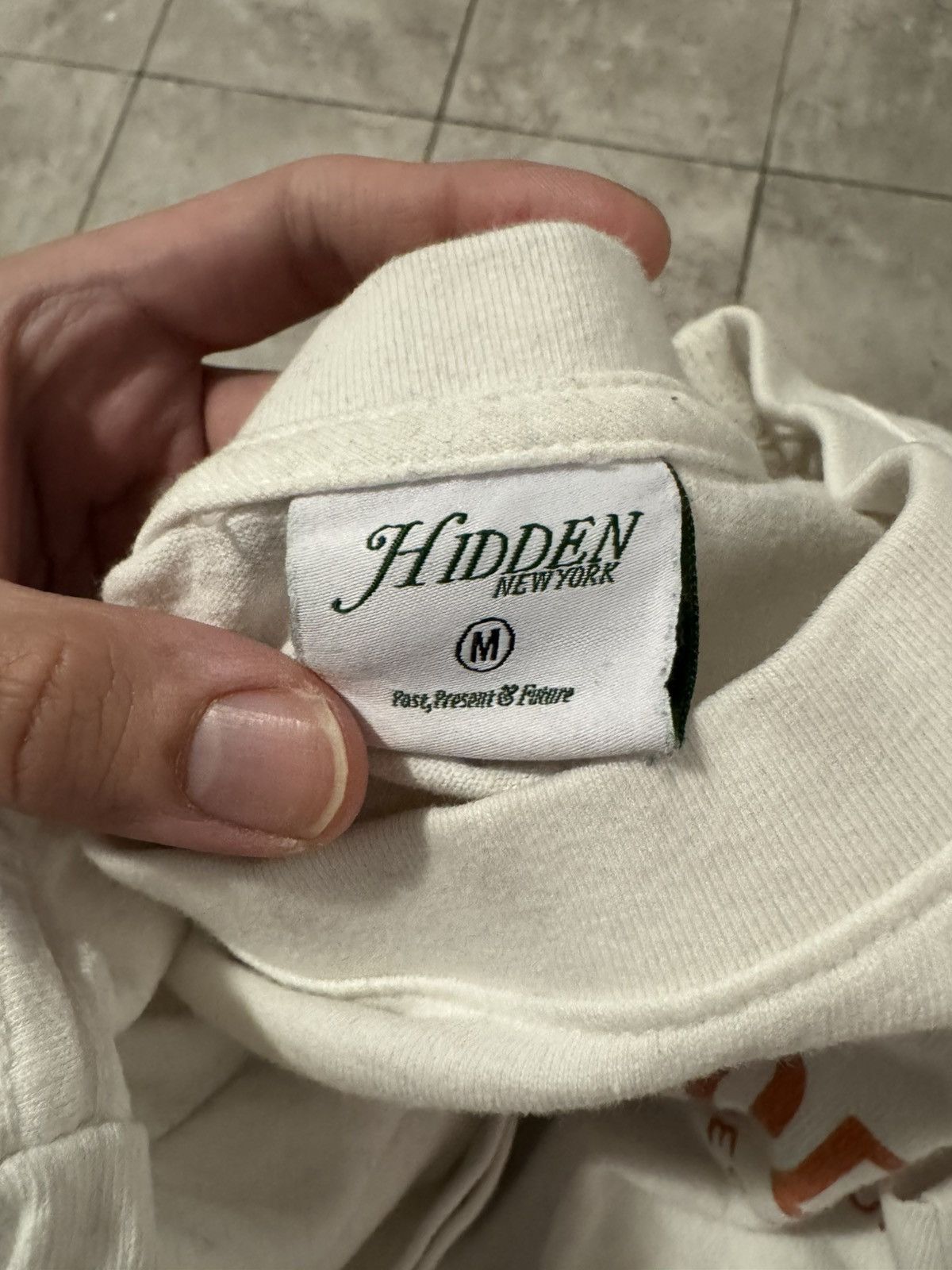 HIDDEN HIDDEN NY House tee Size US M / EU 48-50 / 2 - 3 Thumbnail