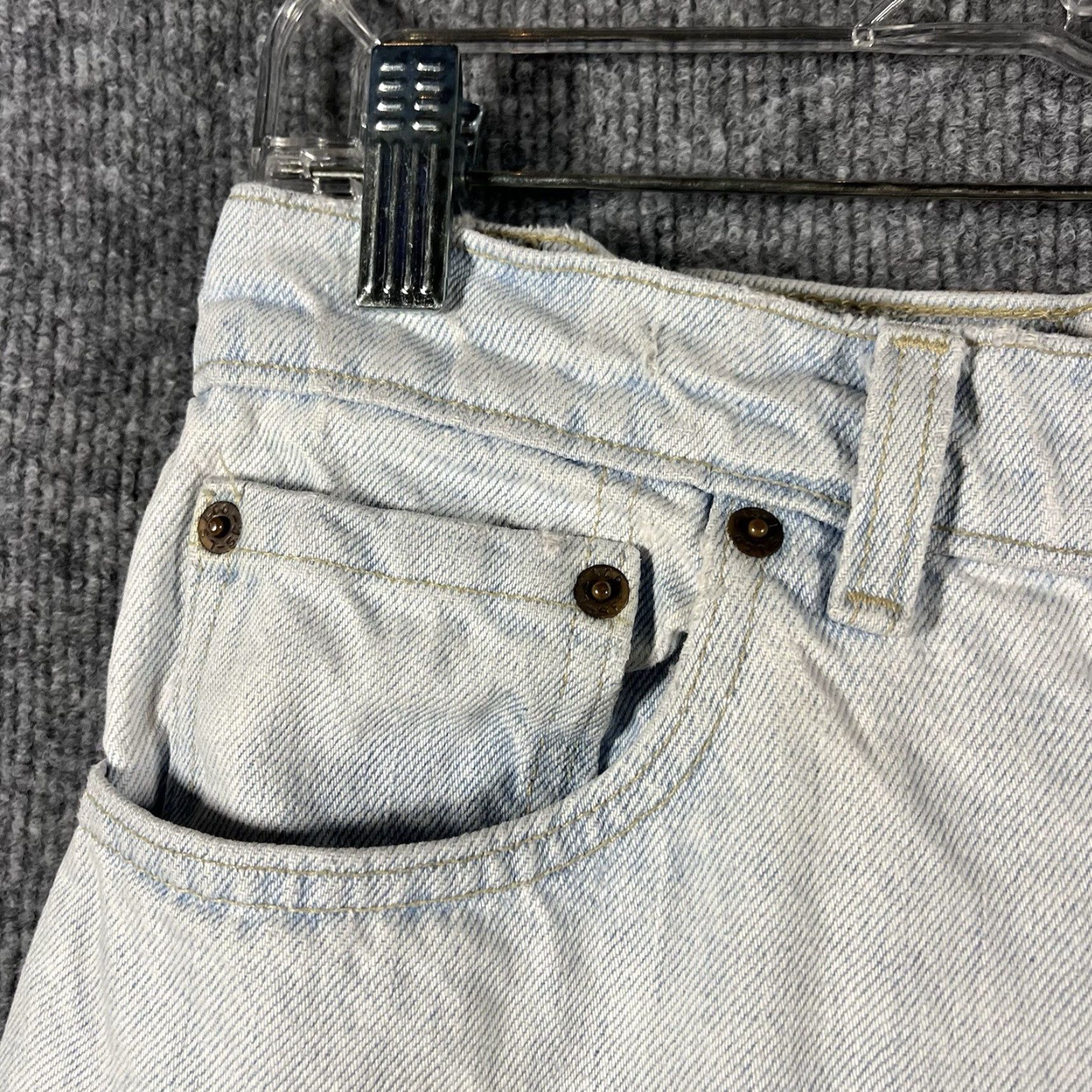 Levi's VINTAGE Levi's 550 Jeans Mens 29x28 Light Blue Wash Tapered 5-Pocket Denim USA Made Size US 29 - 6 Thumbnail