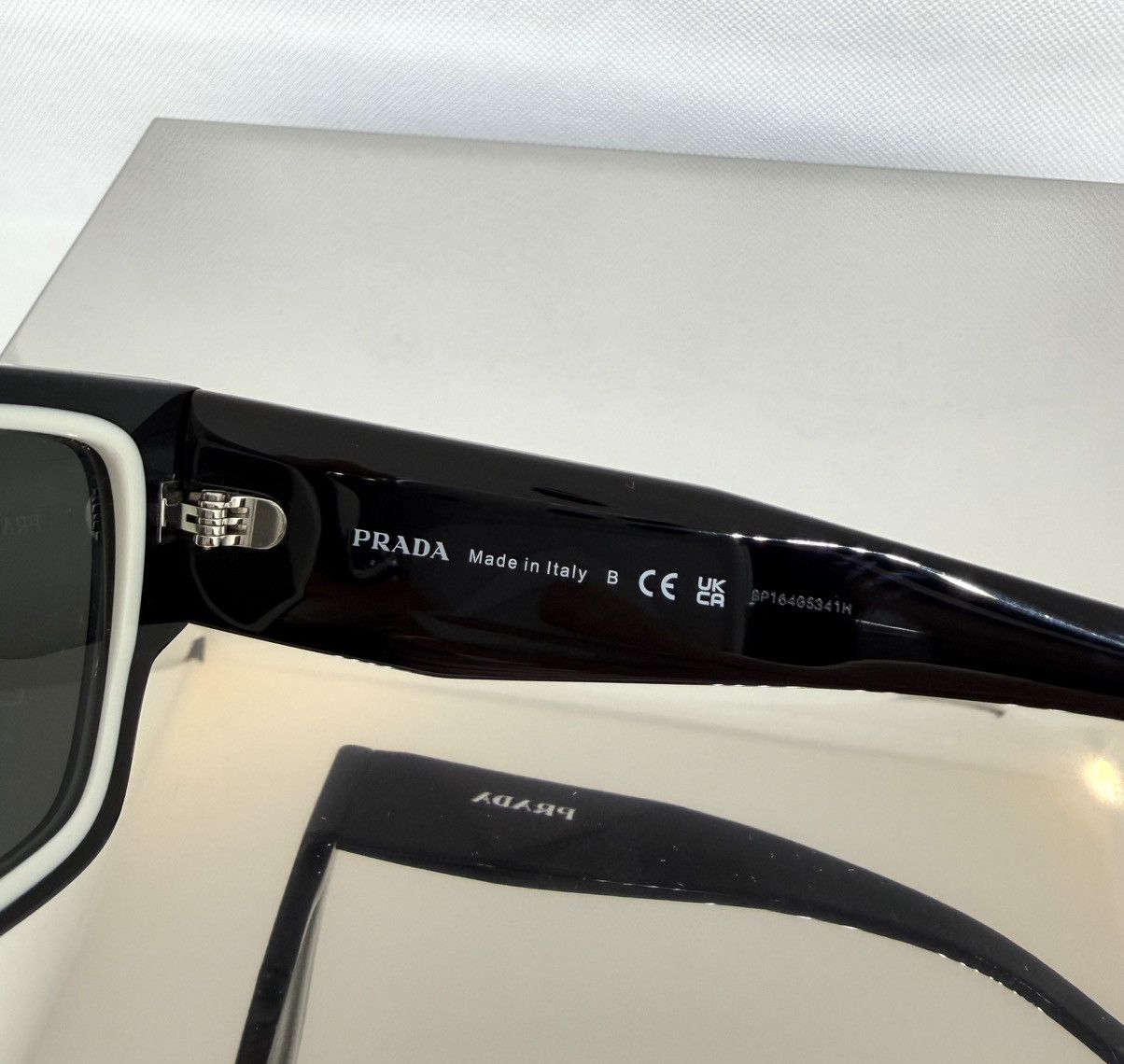 Prada NEW Prada Symbole sunglasses PR B17S 16K08Z Size ONE SIZE - 7 Thumbnail
