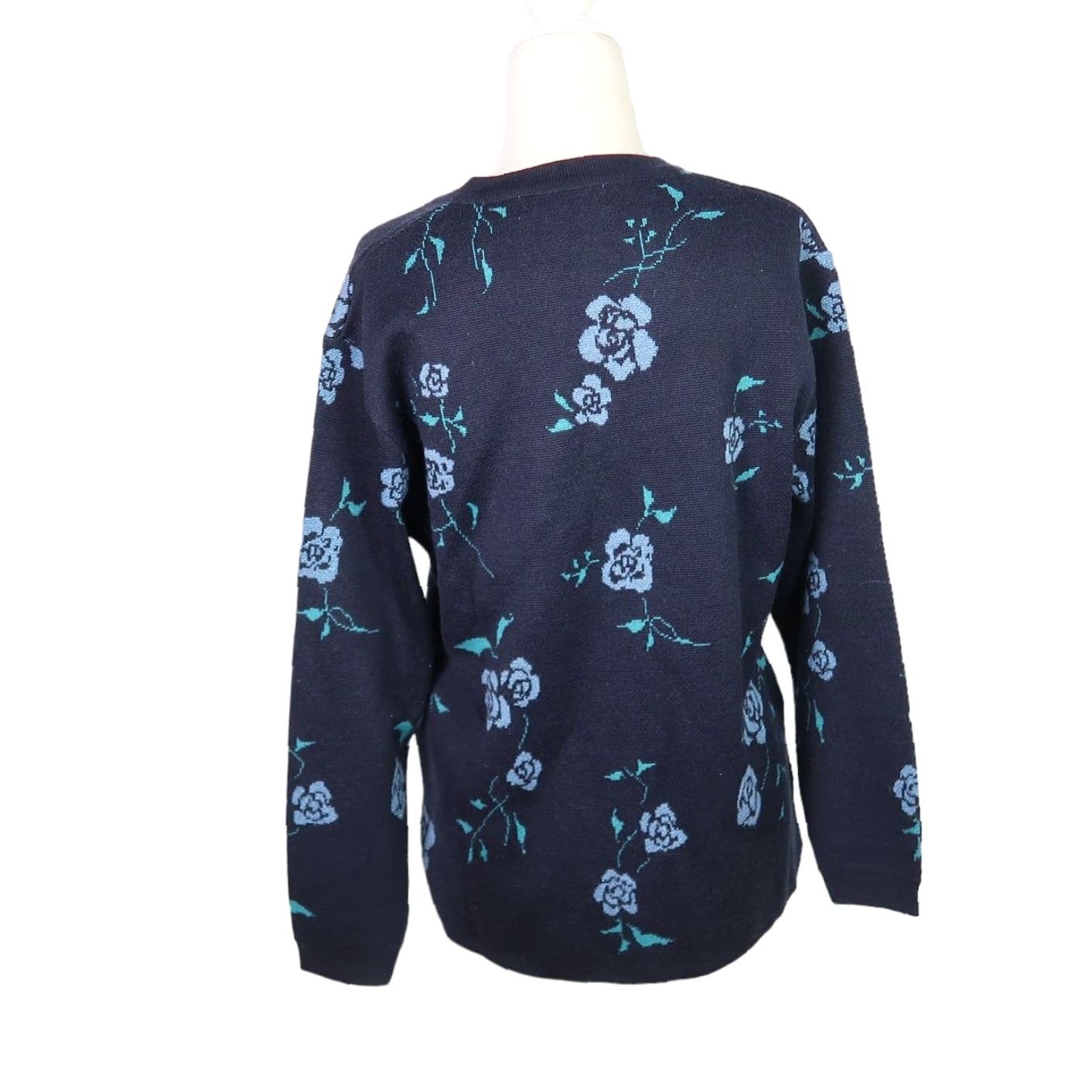 Vintage VINTAGE Camela Navy Blue Rose Floral Wool Blend Knit Cardigan Sweater S Women Long Sleeve V-Neck 90s 80s Fall Winter Spring Size S / US 4 / IT 40 - 4 Thumbnail