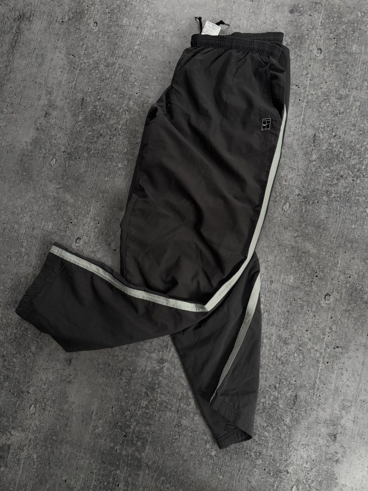Nike Vintage Nike Track Pants Dark Gray Sweatpants Nylon Joggers Size US 36 / EU 52 - 3 Thumbnail