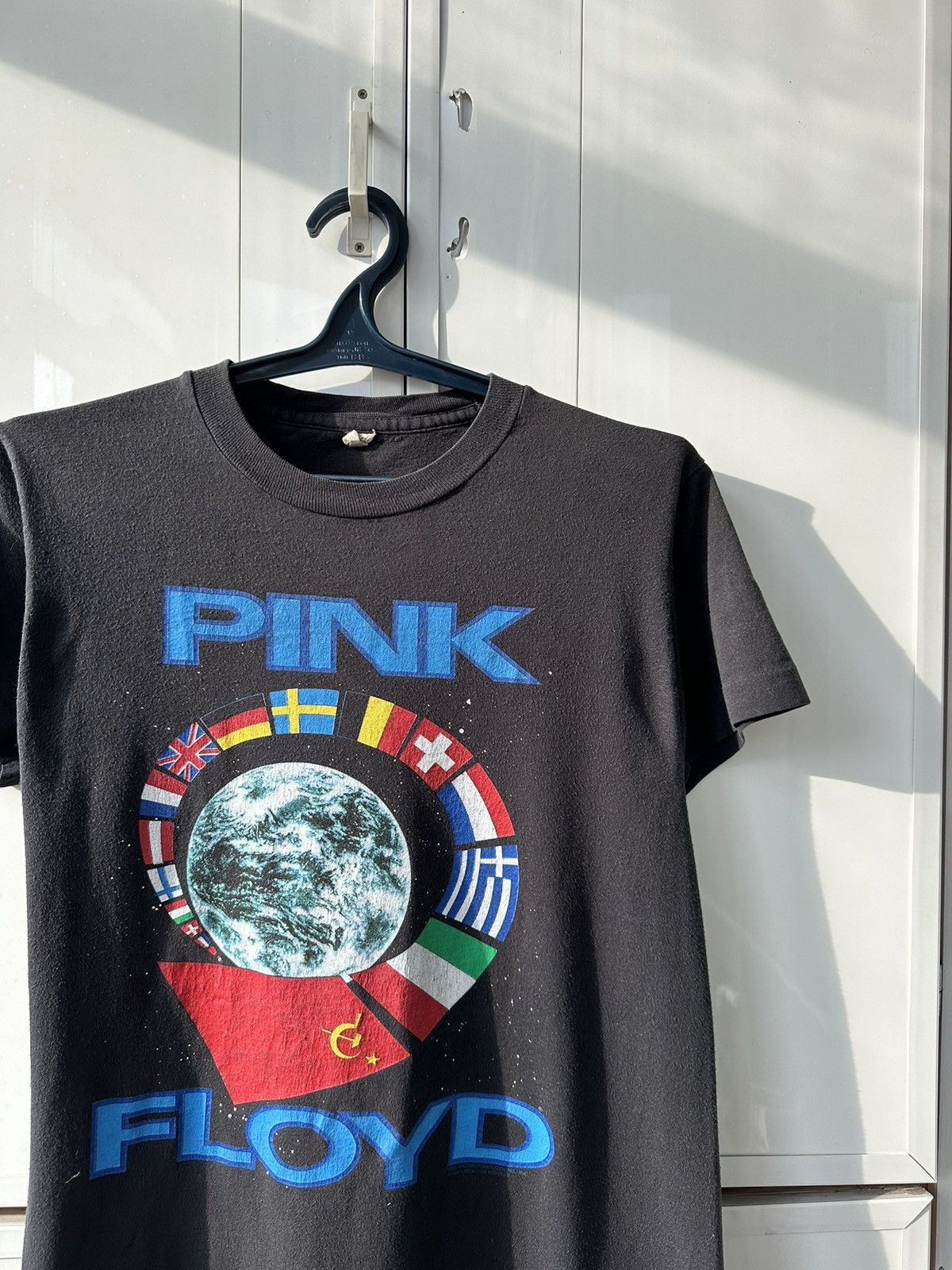 Band Tees Vintage 1990’s Pink Floyd T-shirt World Tour Size US L / EU 52-54 / 3 - 6 Thumbnail