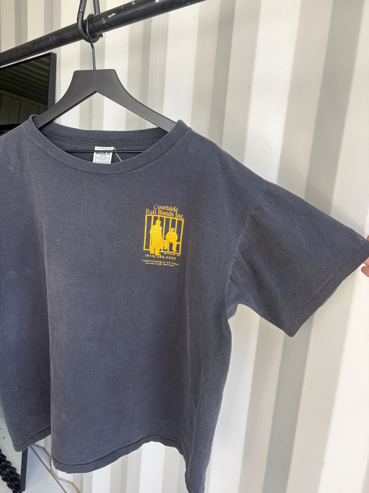 Vintage Courtside Bail Bonds Thrashed Faded Shirt Distressed GRUNGE Size US XL / EU 56 / 4 - 3 Thumbnail