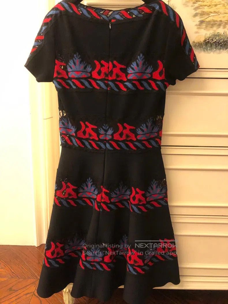 Valentino Valentino dress Size M / US 6-8 / IT 42-44 - 2 Thumbnail