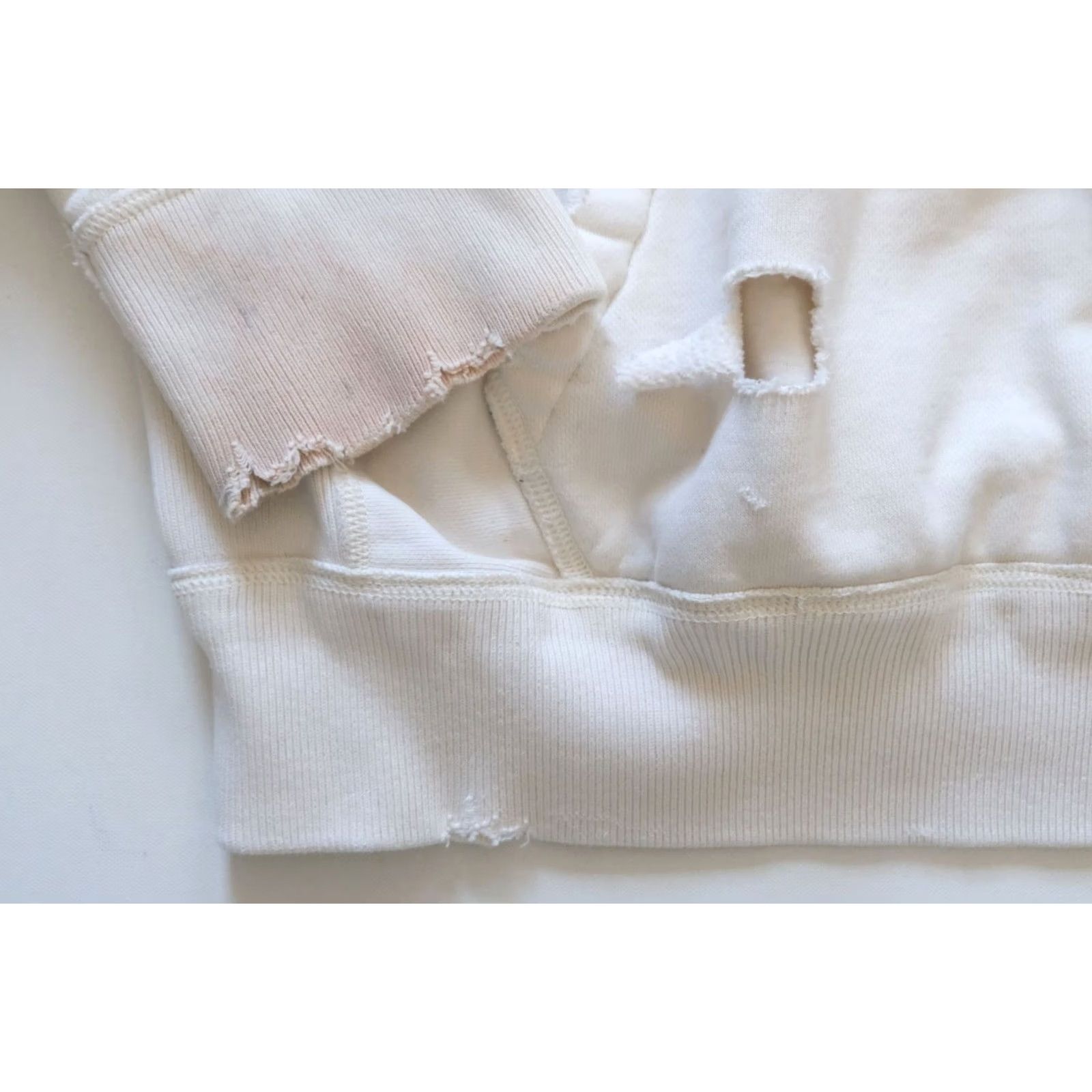 Abercrombie & Fitch VINTAGE Abercrombie & Fitch Hoodie Sweatshirt Men S White Distressed Retro Pullover Hooded Sweatshirt Size US S / EU 44-46 / 1 - 7 Thumbnail