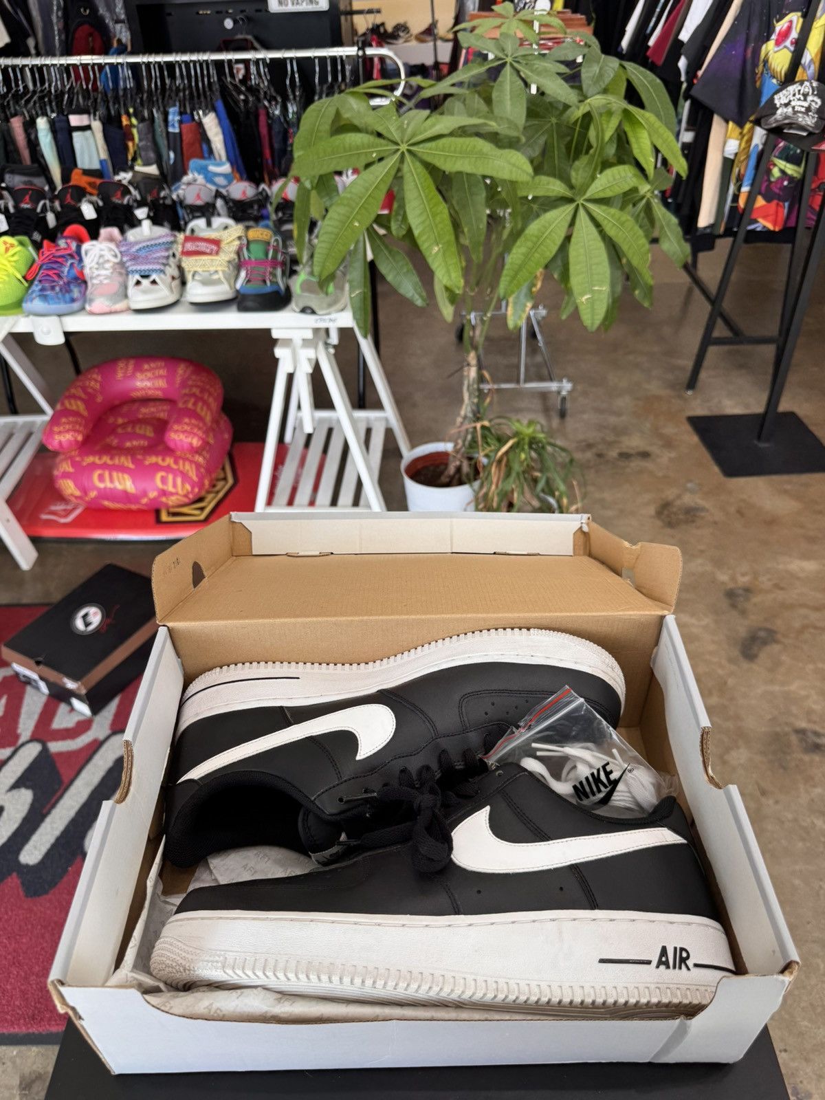 Nike Nike Air Force 1 Low Black Size 12 (2020) Size US 12 / EU 45 - 11 Thumbnail