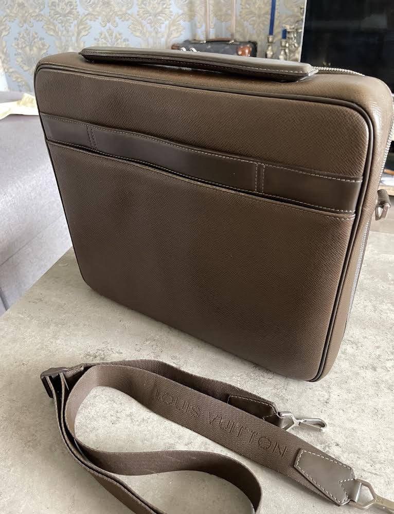 Louis Vuitton Louis Vuitton Taiga Porte-Documents Size ONE SIZE - 10 Thumbnail
