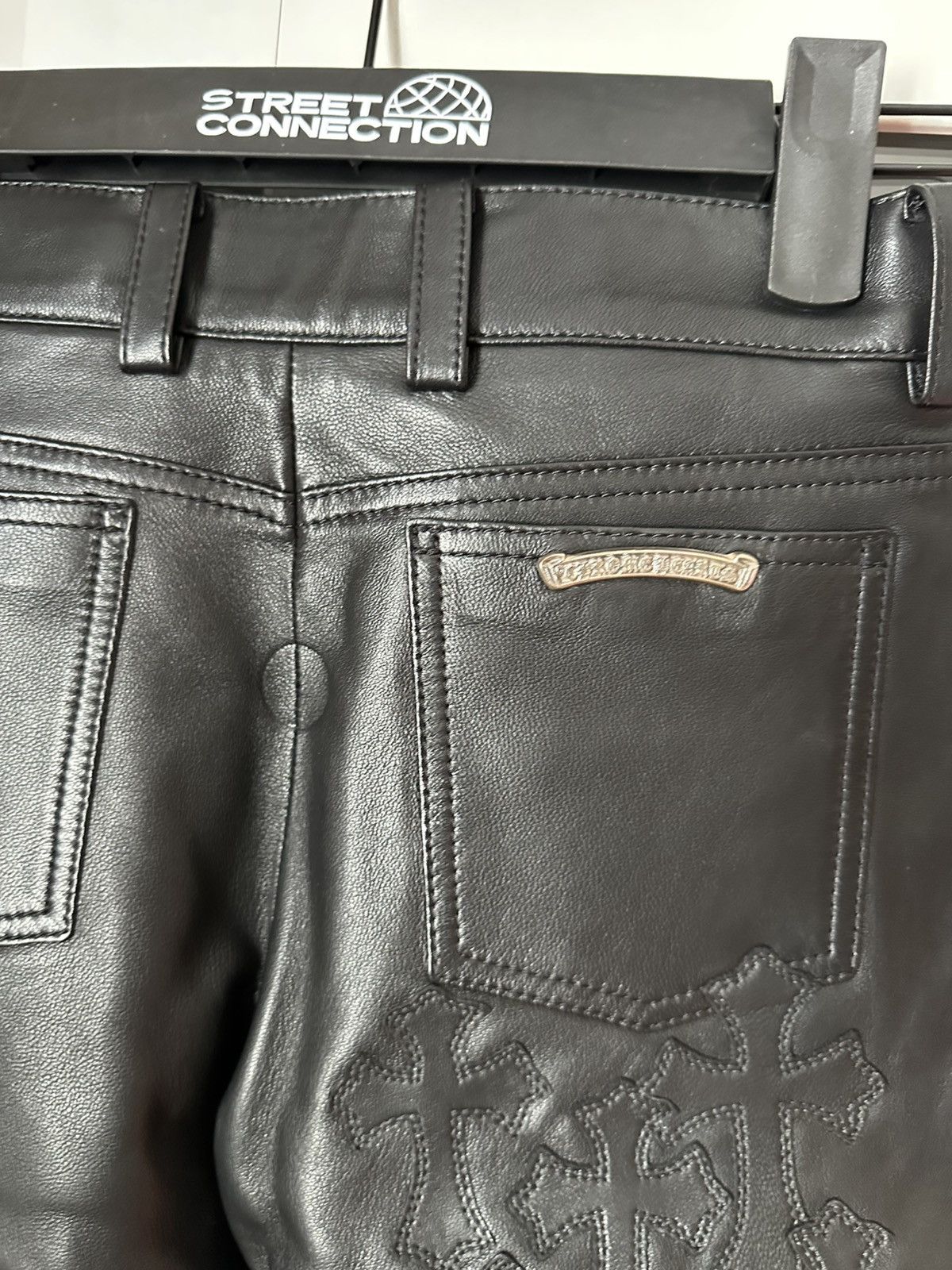Chrome Hearts CHROME HEARTS KIDS YOUTH LEATHER FLEURKNEE CROSS PATCH PANT Size US 26 / EU 42 - 13 Thumbnail