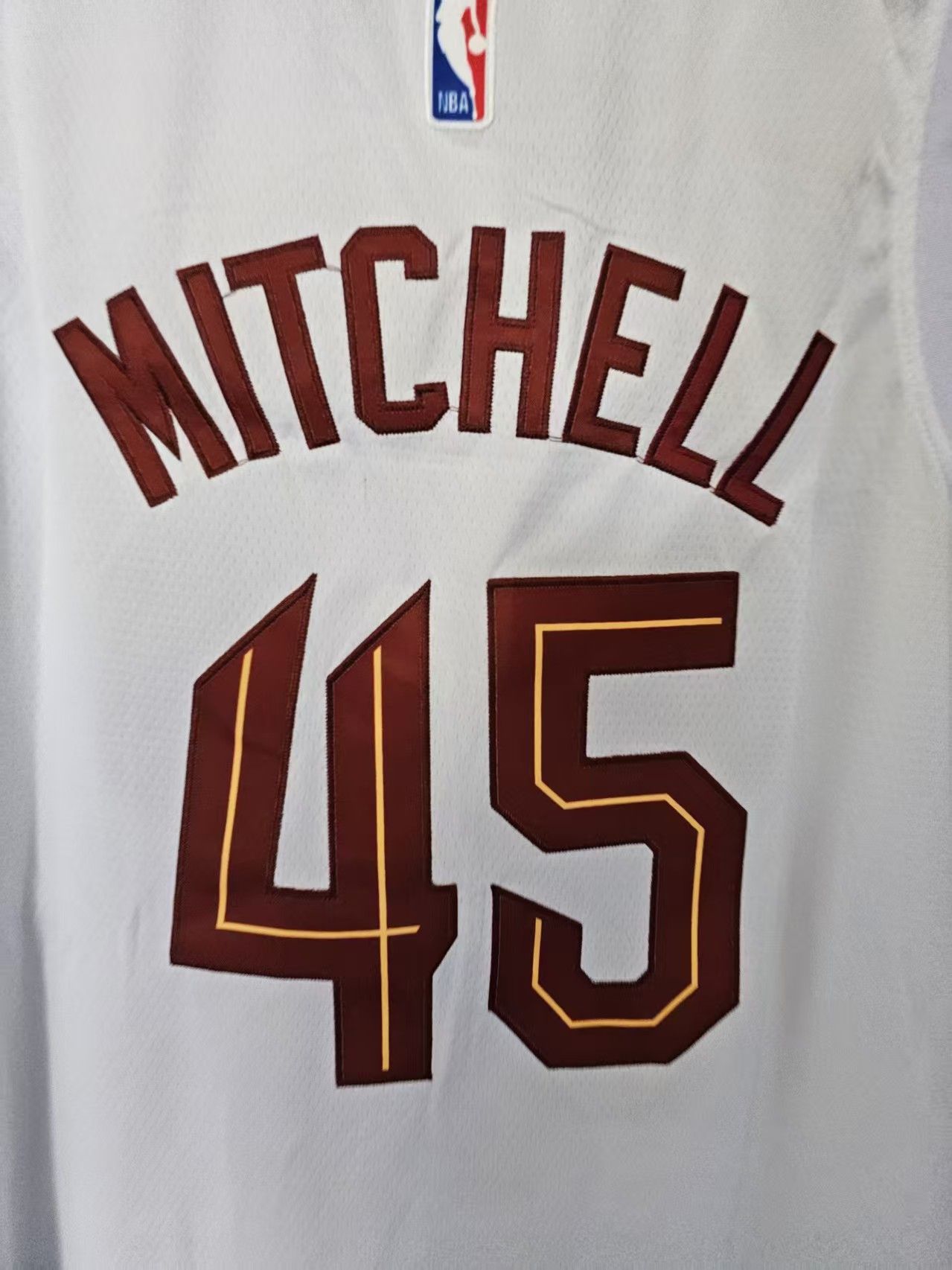 NBA Cavaliers #45 Donovan Mitchell Jersey White Size US XL / EU 56 / 4 - 4 Thumbnail
