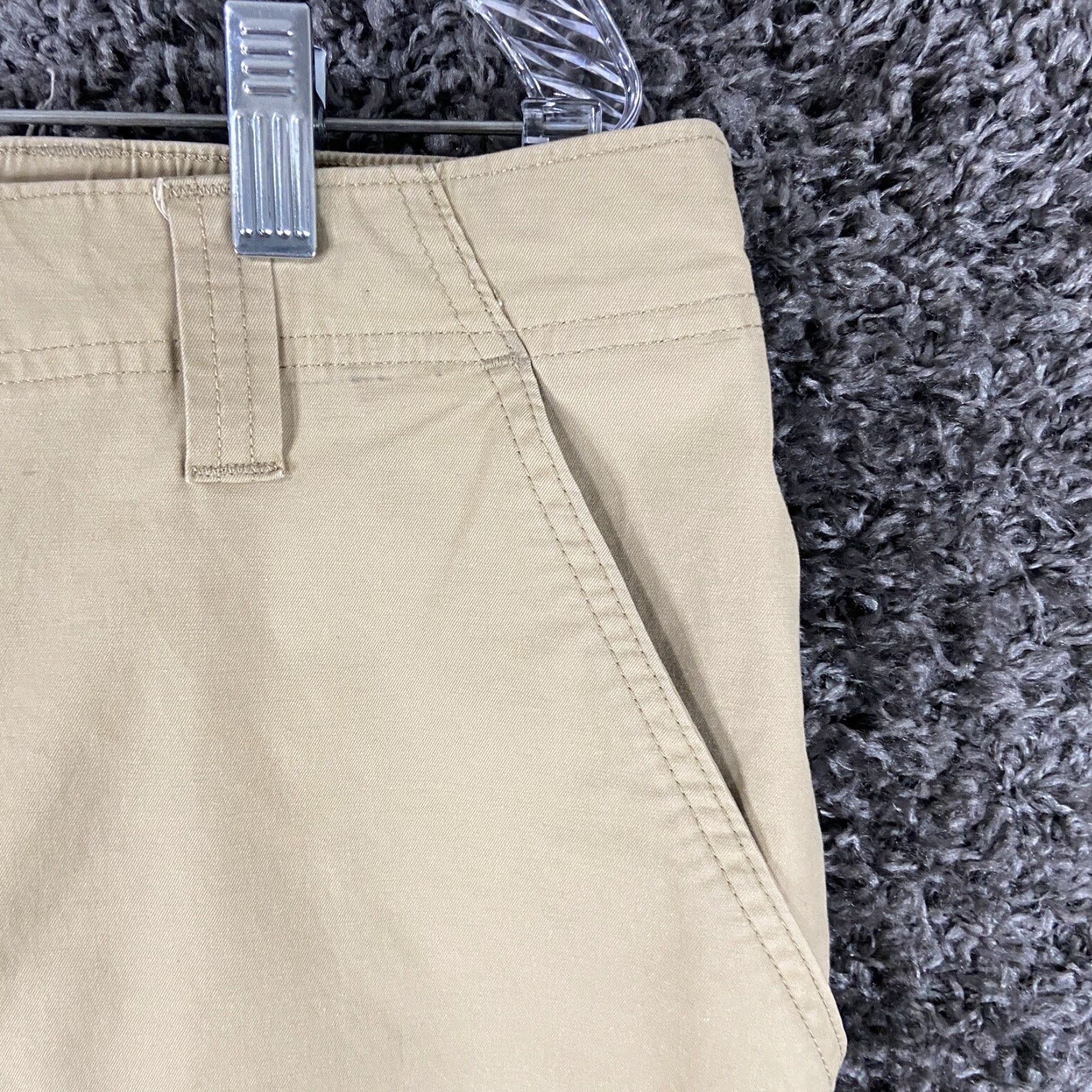 Wrangler Wrangler Outdoor Beige Shorts Men’s 40 Cargo Regular Men Beige Outdoor 40 Wrangler Shorts Size US 40 / EU 56 - 3 Thumbnail