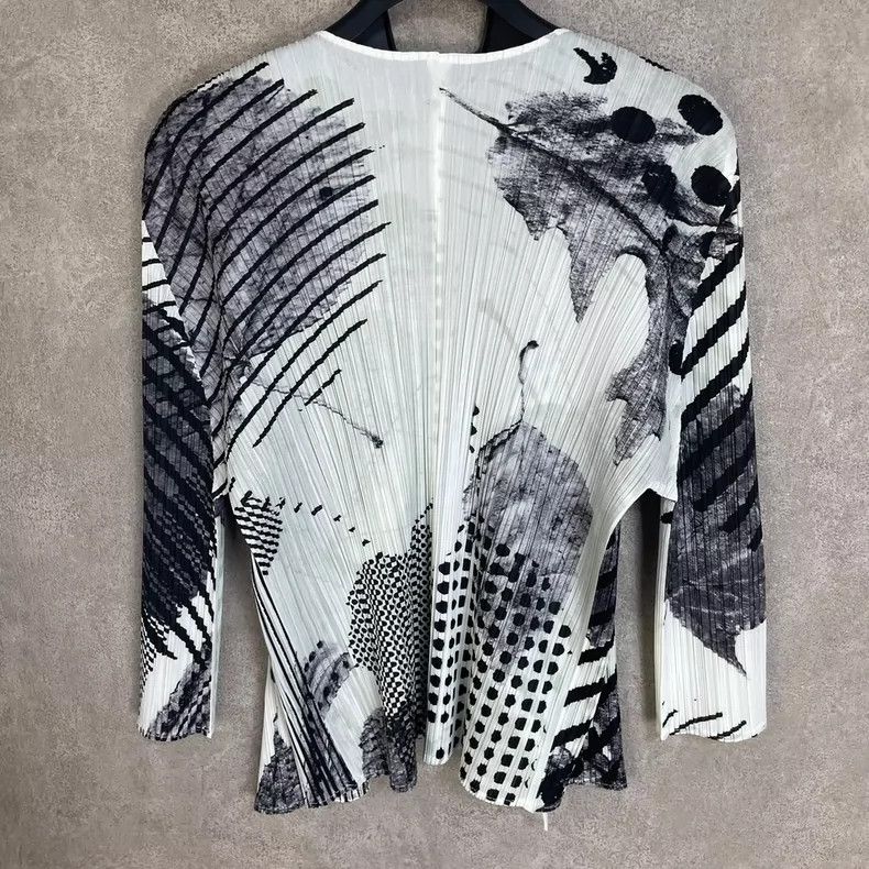 Issey Miyake Issey Miyake size:5 Black and white ink wash leaves and wi Size XS / US 0-2 / IT 36-38 - 2 Thumbnail