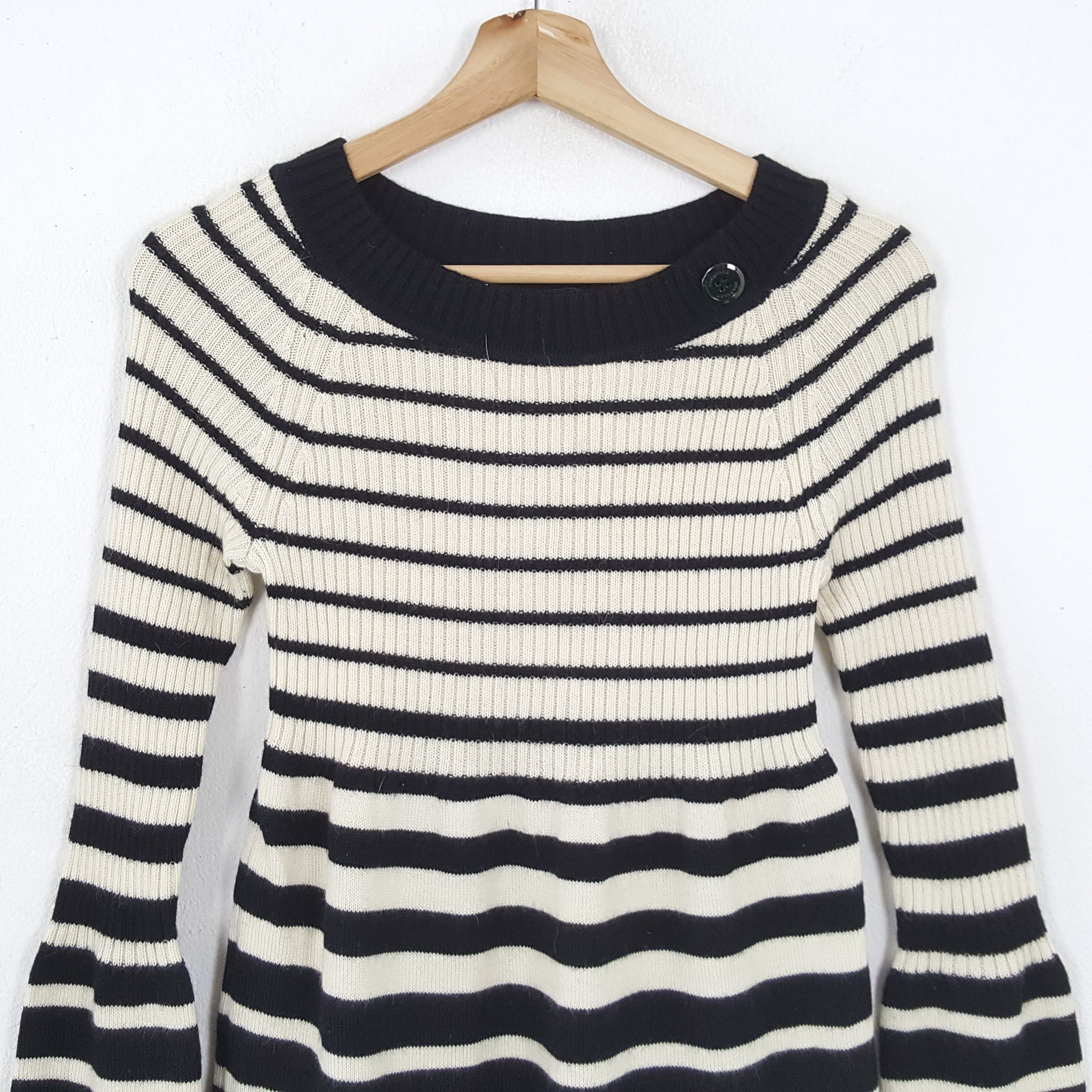 Burberry × Japanese Brand × Vintage Vintage BURBERRY LONDON Stripe Design Women's T-Shirts Size XXS / US 00 / IT 34 - 2 Thumbnail