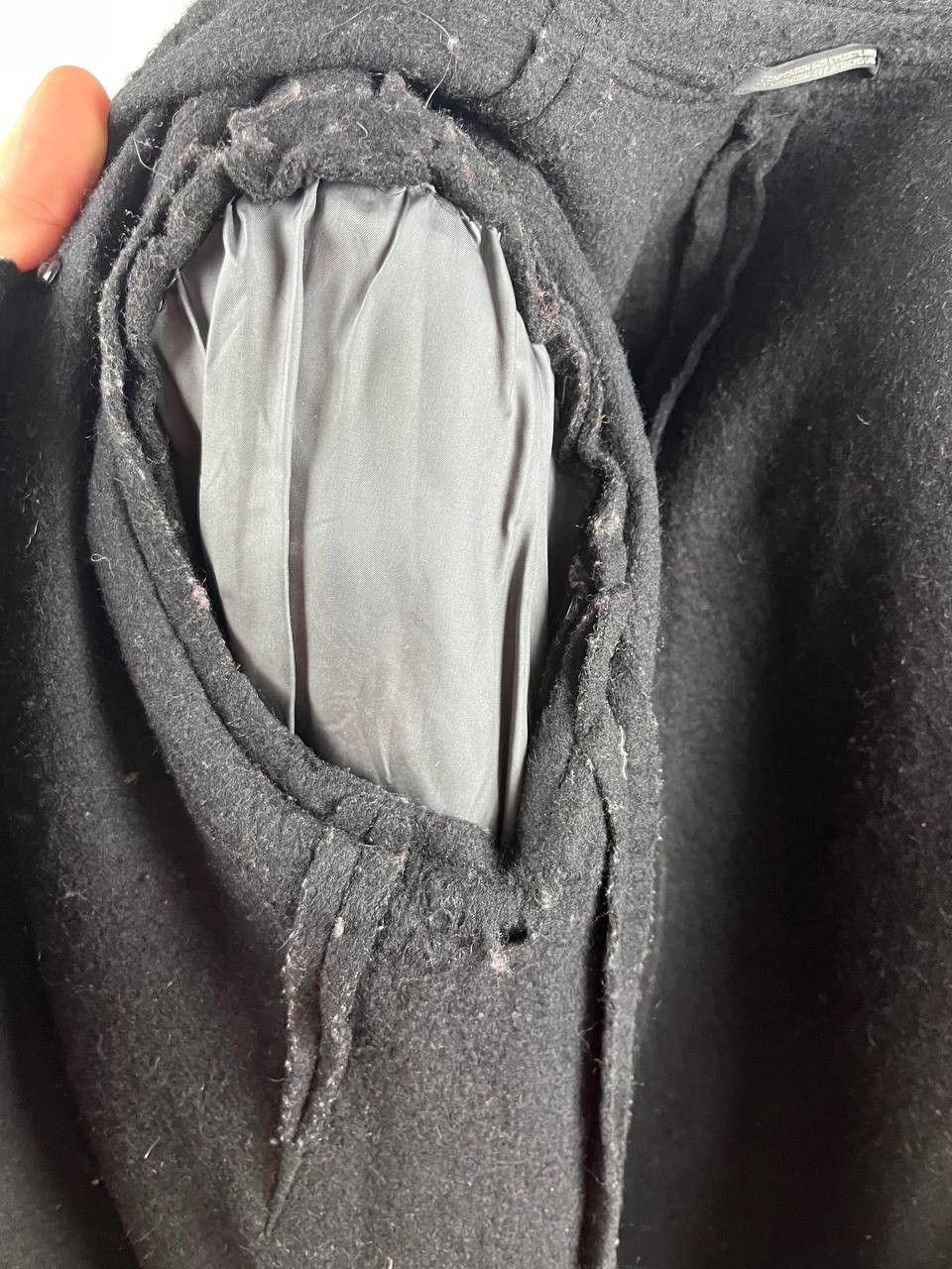 Yohji Yamamoto Worn Condition Archival Yohji Yamamoto Distressed Wool Coat Size US XS / EU 42 / 0 - 18 Thumbnail