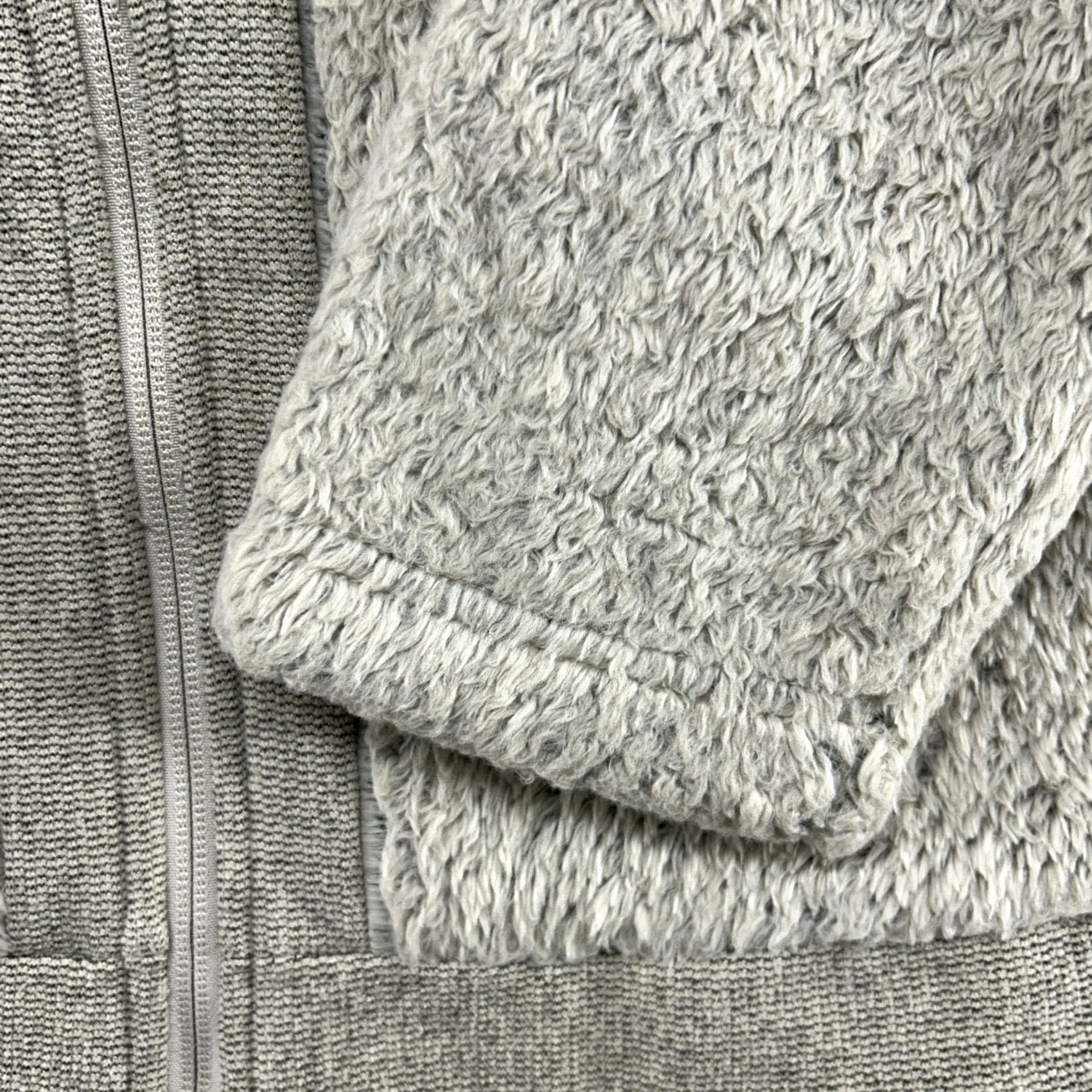 The North Face The North Face Jacket Womens L Cream Oatmeal Fleece Sherpa Logo Mid-Length Long Sleeve Polyester Zip Solid Ivory Regular Seasonal Fall Winter Spring Size L / US 10 / IT 46 - 6 Thumbnail